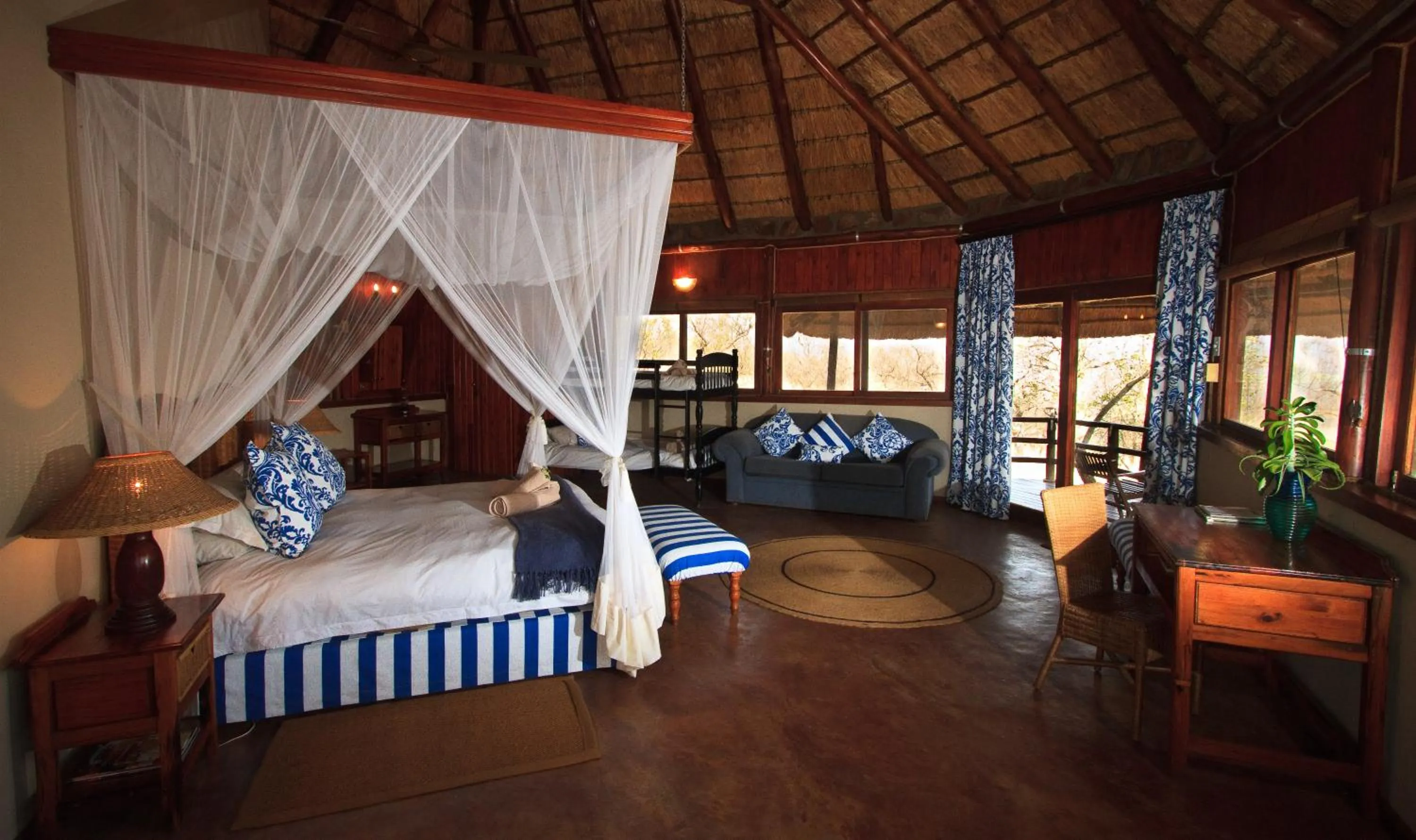 Bed in Shayamoya Tiger Fishing and Game Lodge