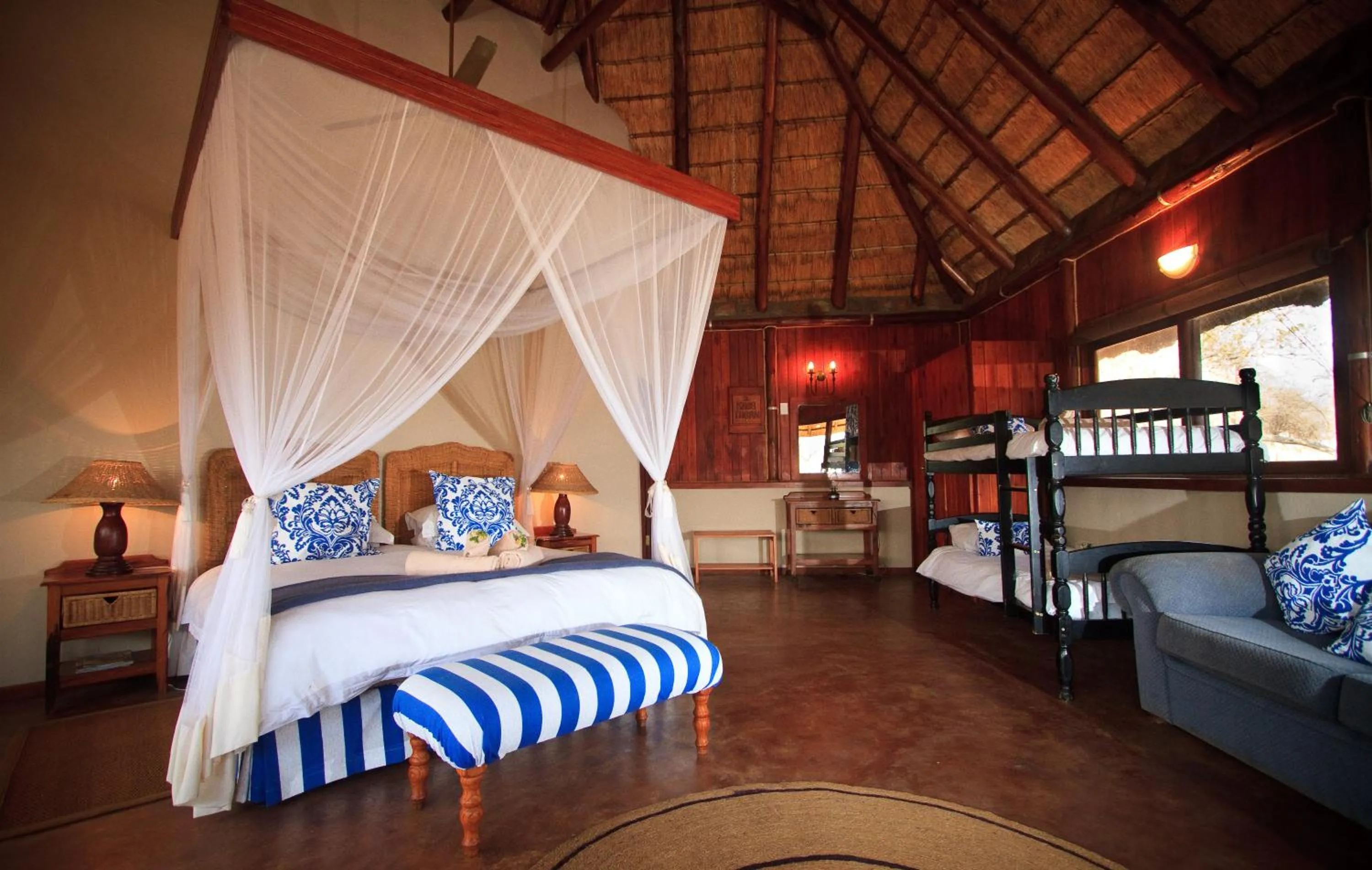 Bed in Shayamoya Tiger Fishing and Game Lodge