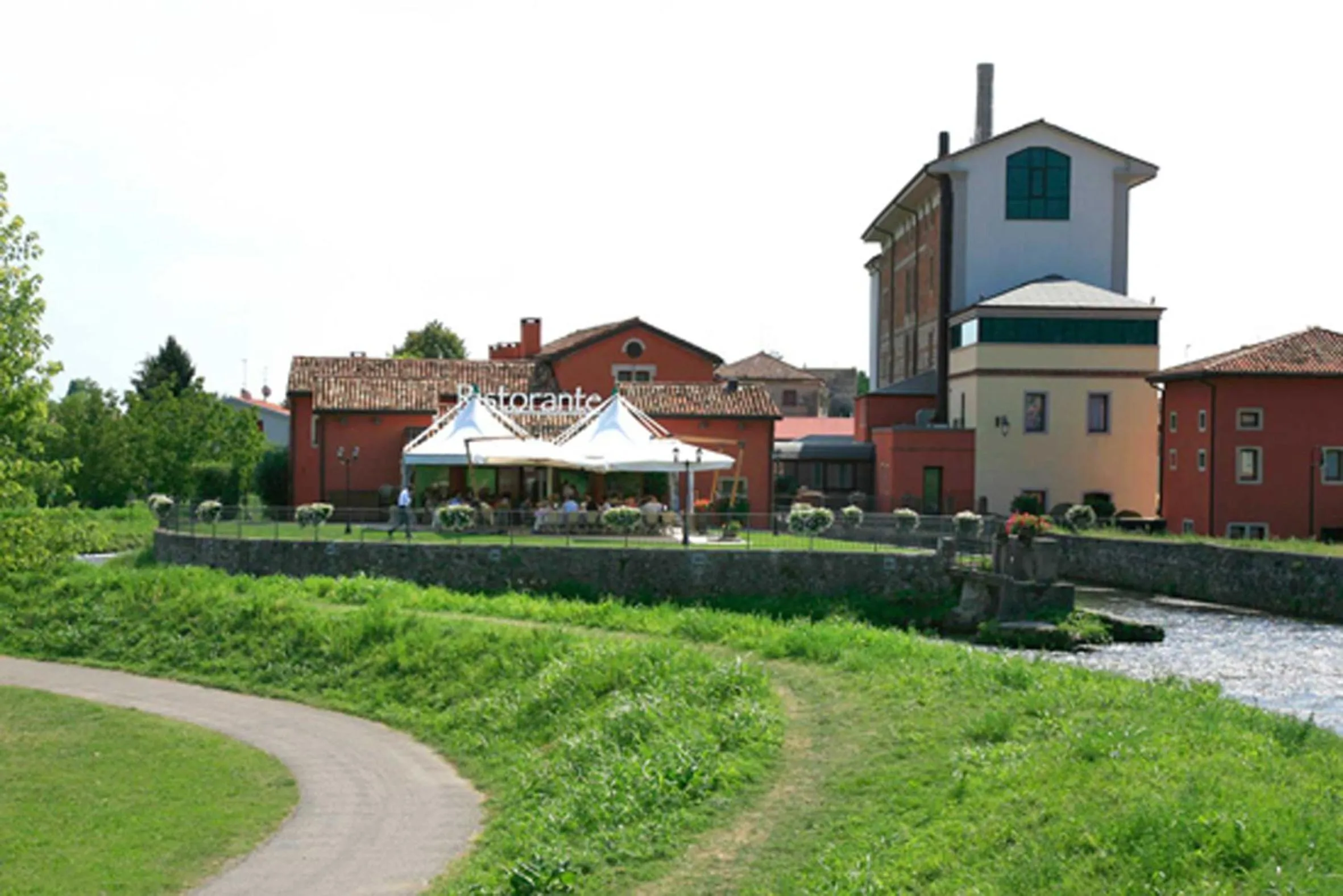 Property building in Hotel Le Macine