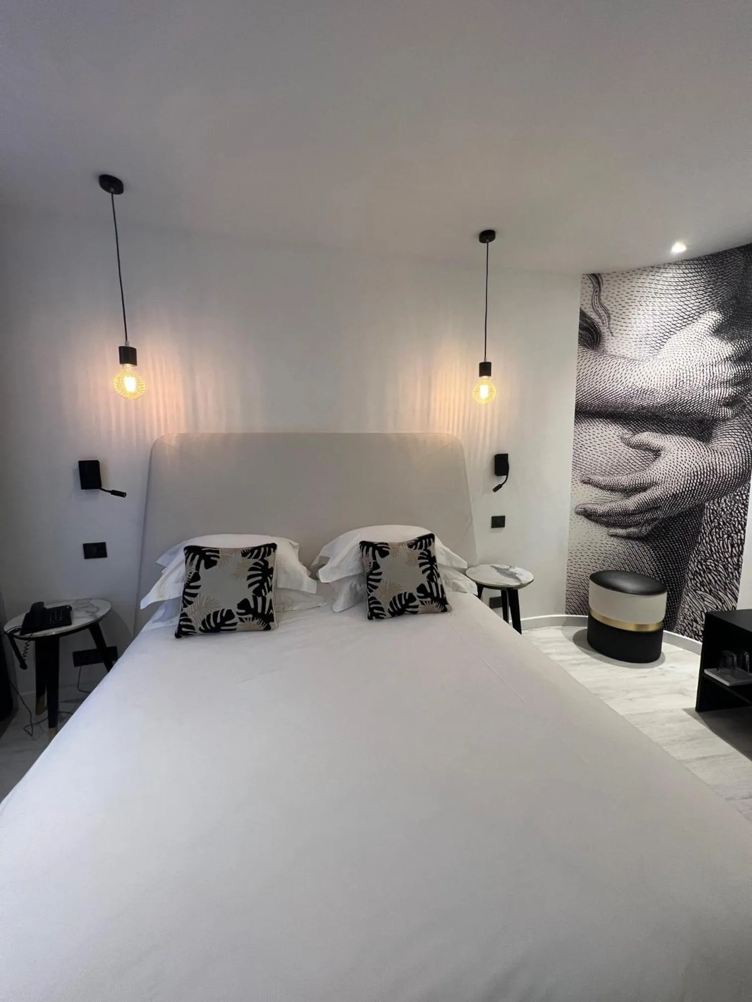 Bed in Hotel Massena