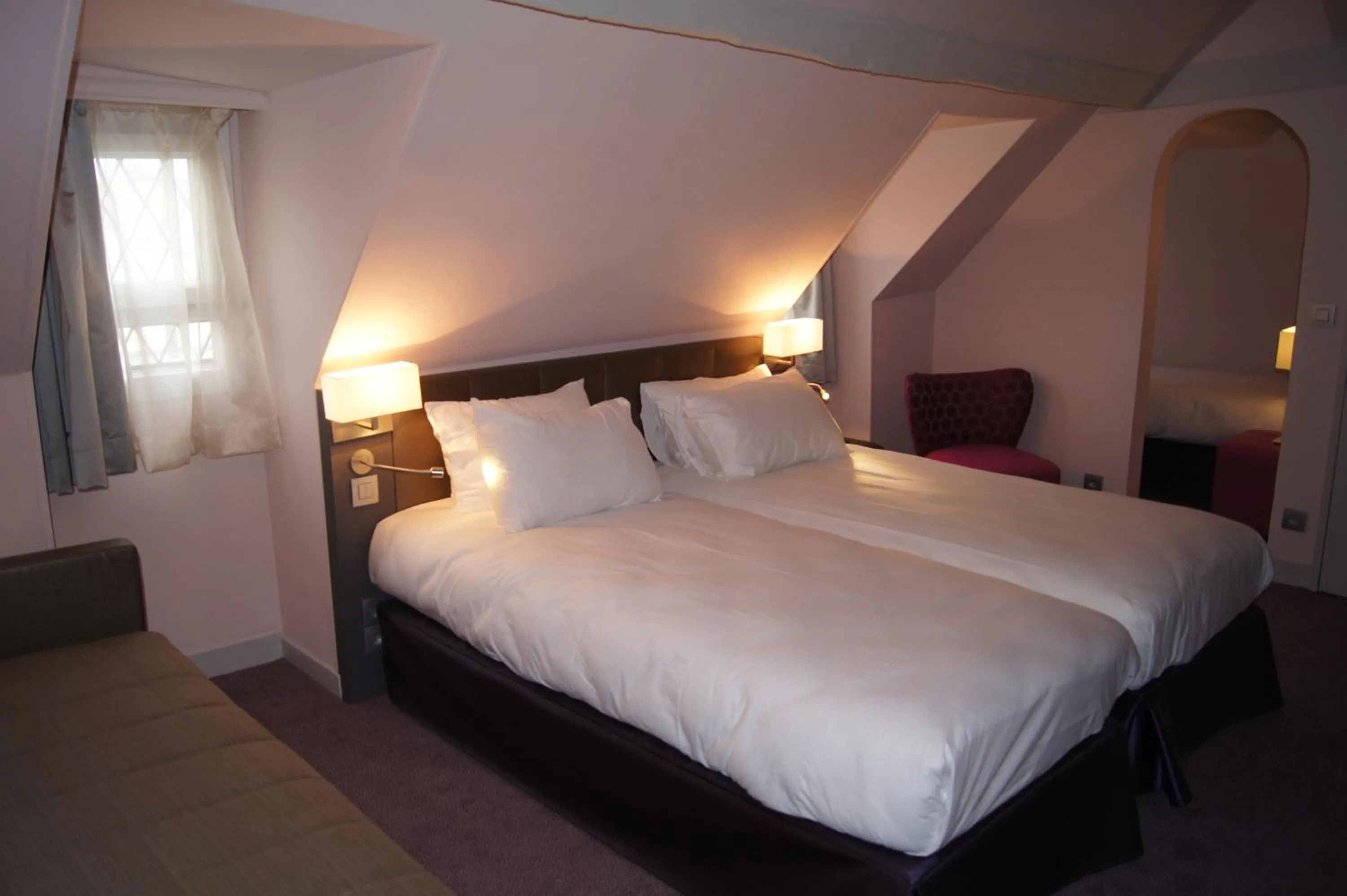 Bed in Hotel Massena