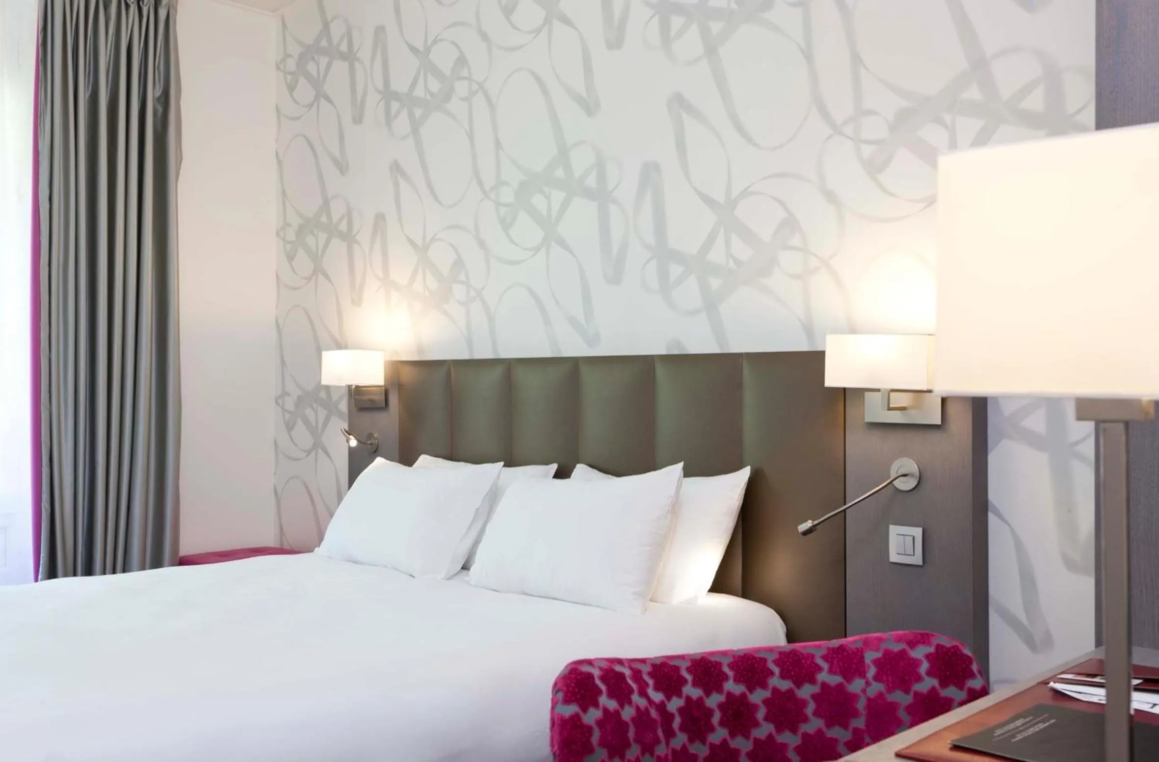 Bed in Hotel Massena