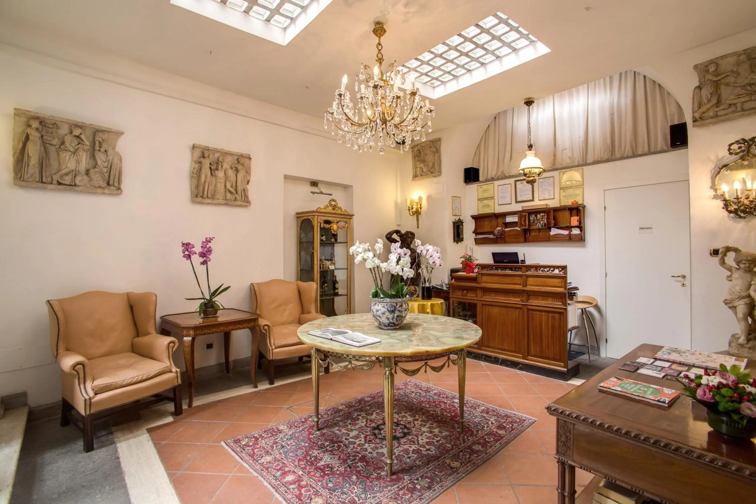 Living room in Navona Gallery Suites