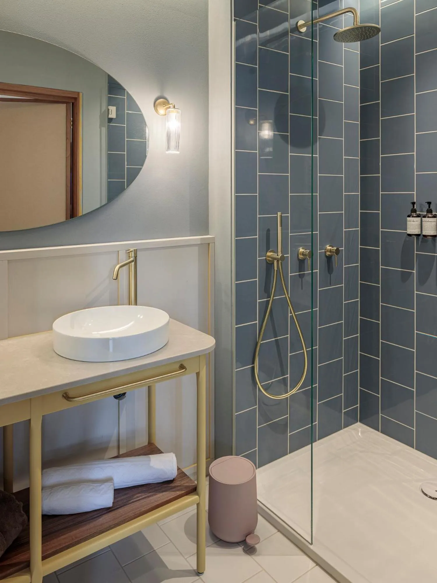 Shower in Villa Helvetia