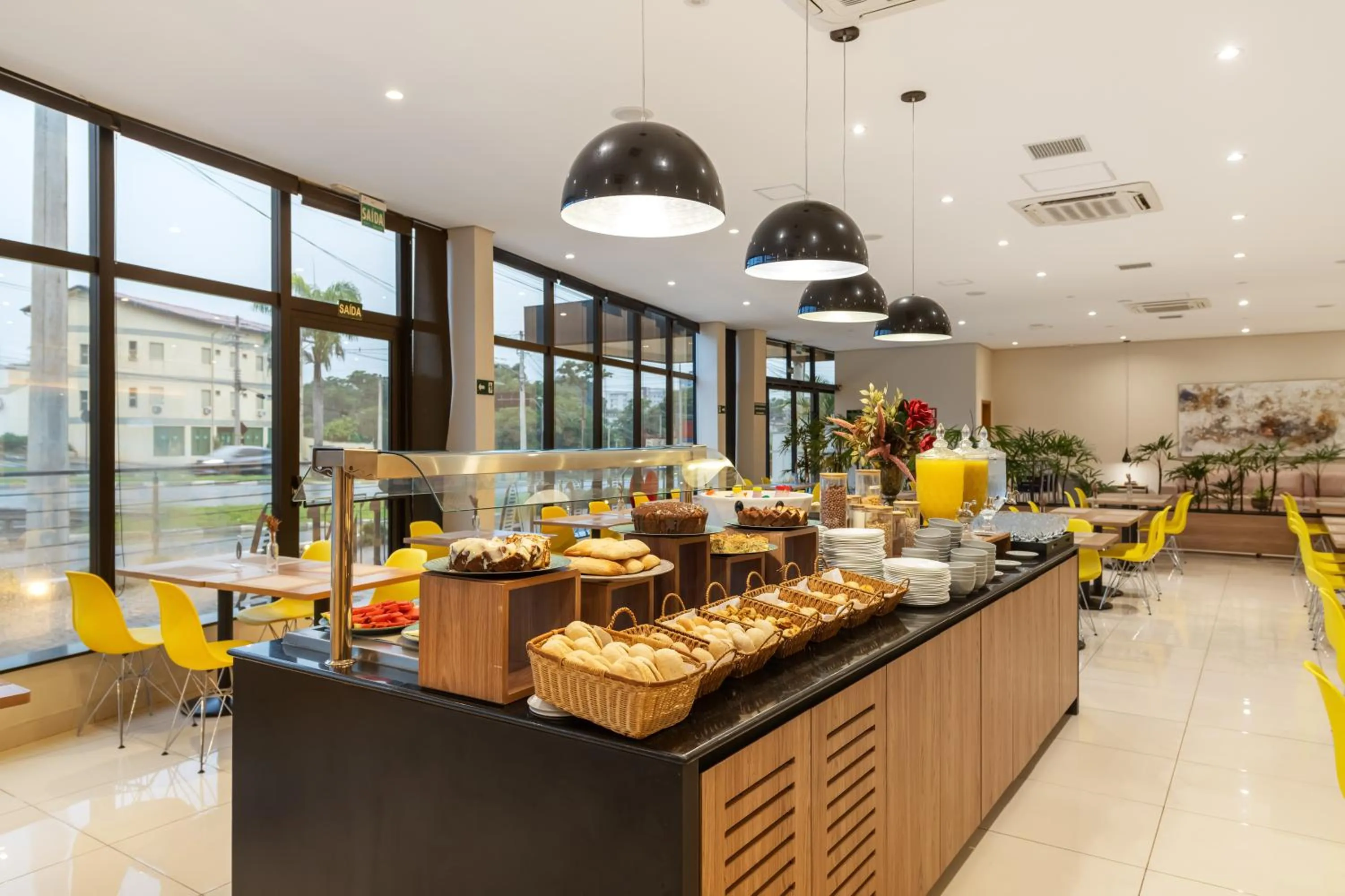 Breakfast in Blue Tree Towers Jaguariúna