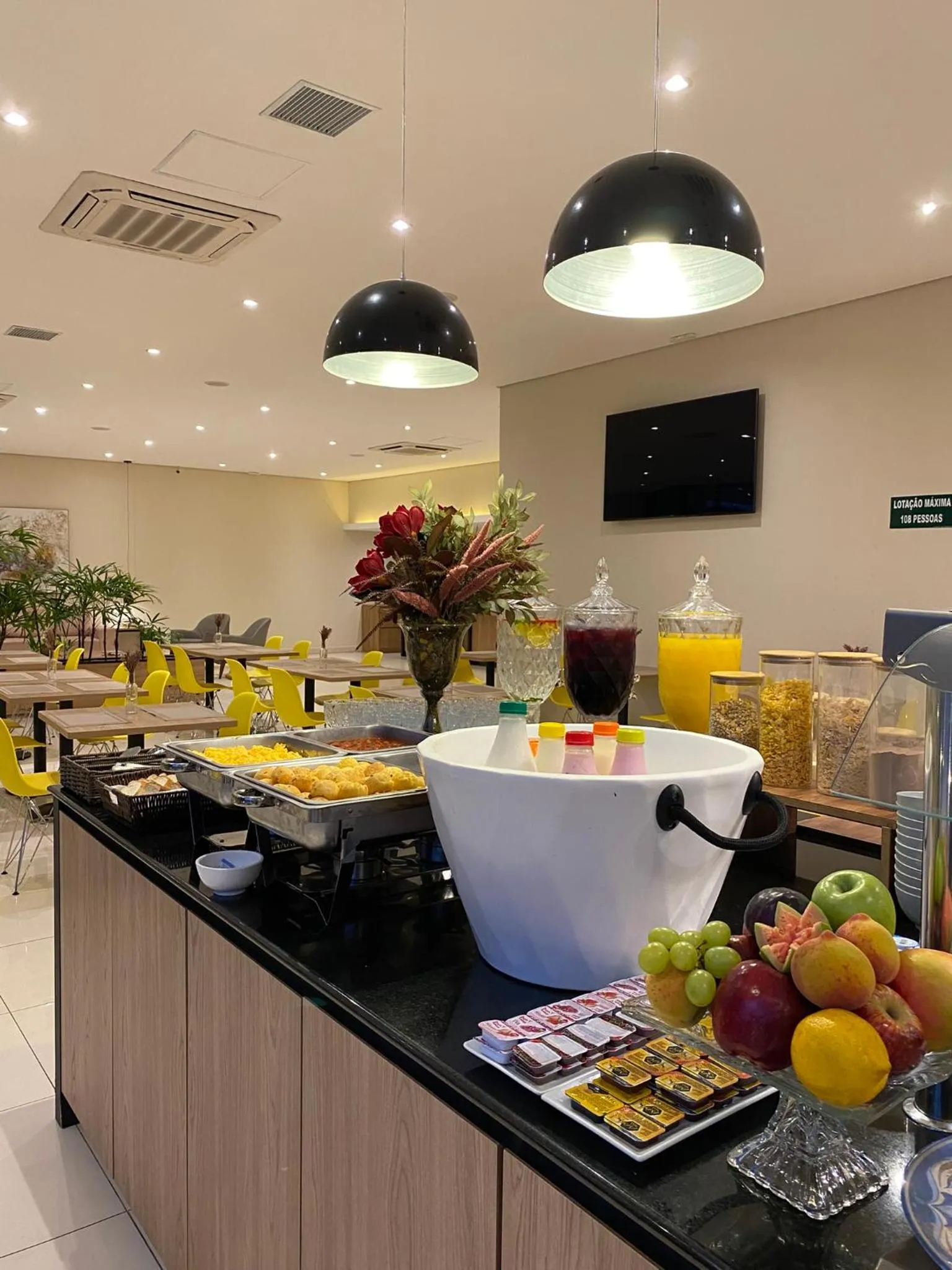 Food and drinks in Blue Tree Towers Jaguariúna