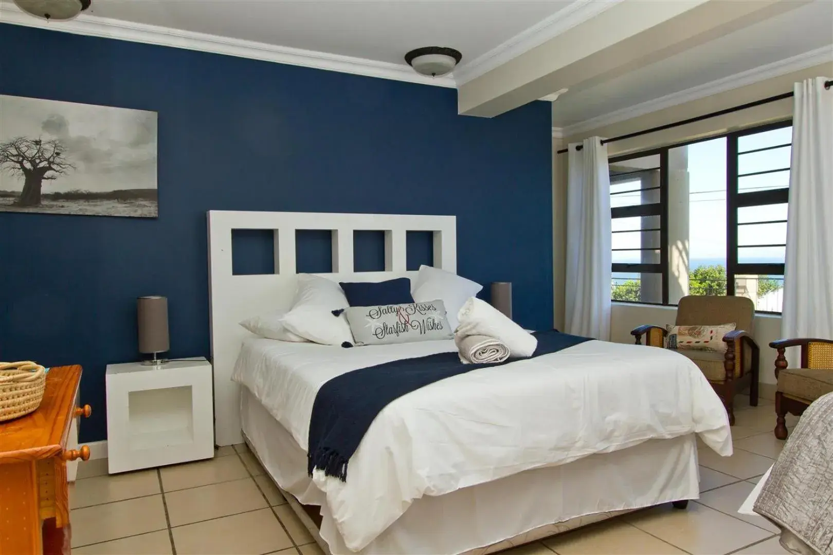 Family Room in Tranquil Shores Family Room in Tranquil Shores