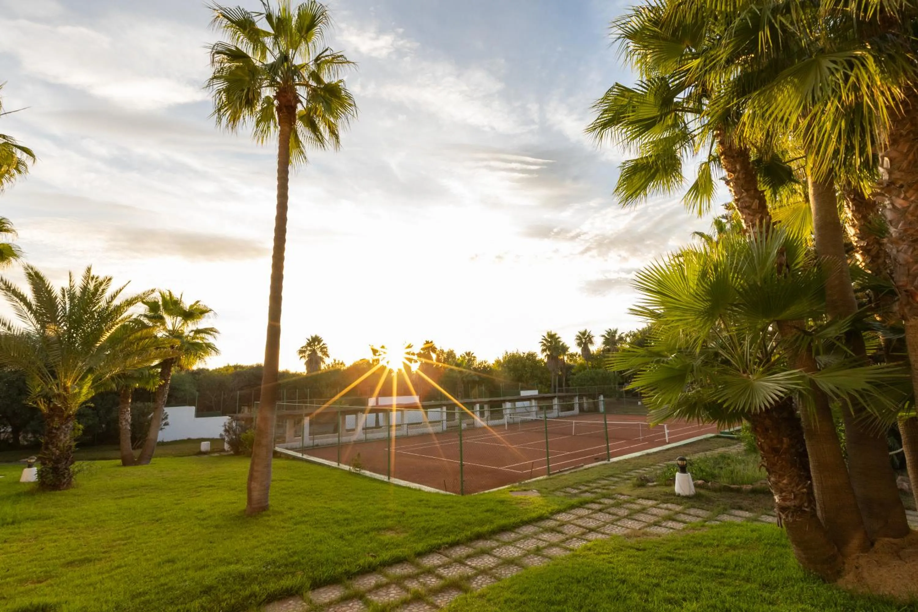 Tennis court in Kabila Hotel & Spa
