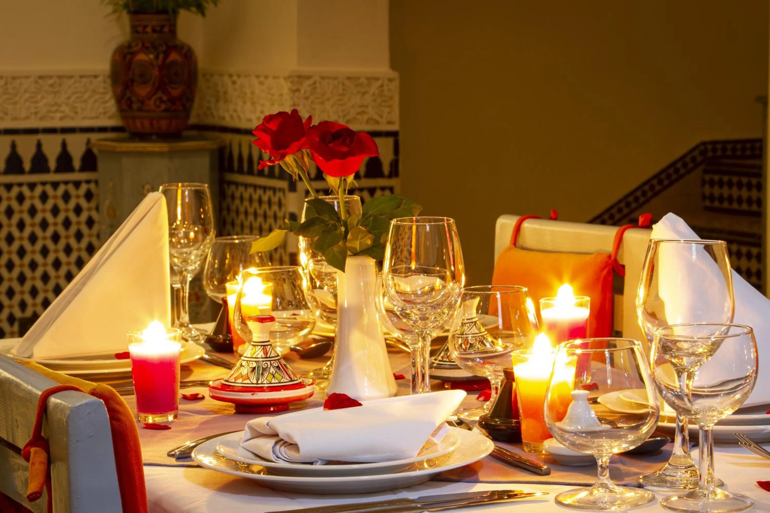 Restaurant/places to eat in Riad Tahyra