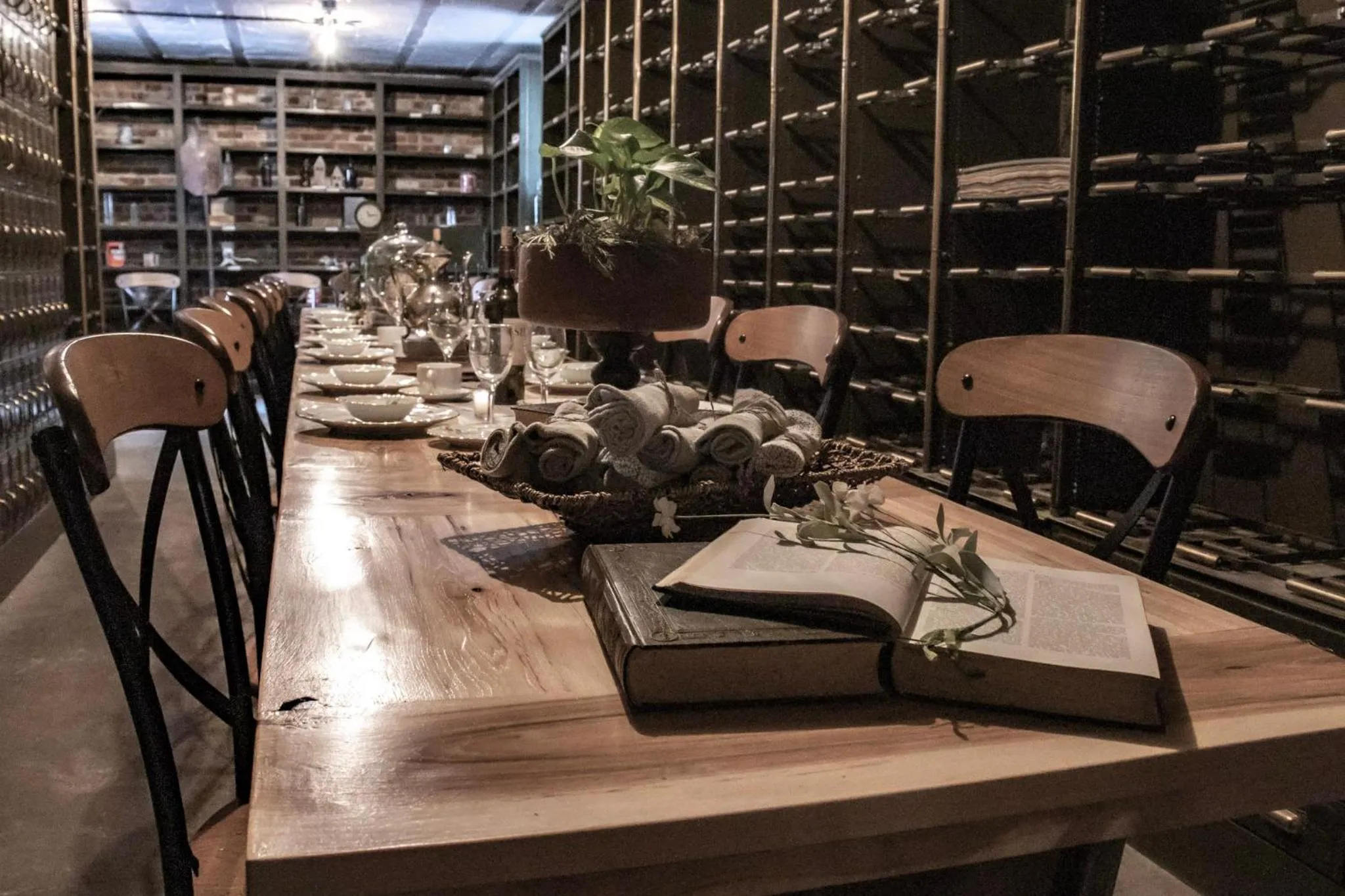 Dining area in McCloud River Bed and Breakfast