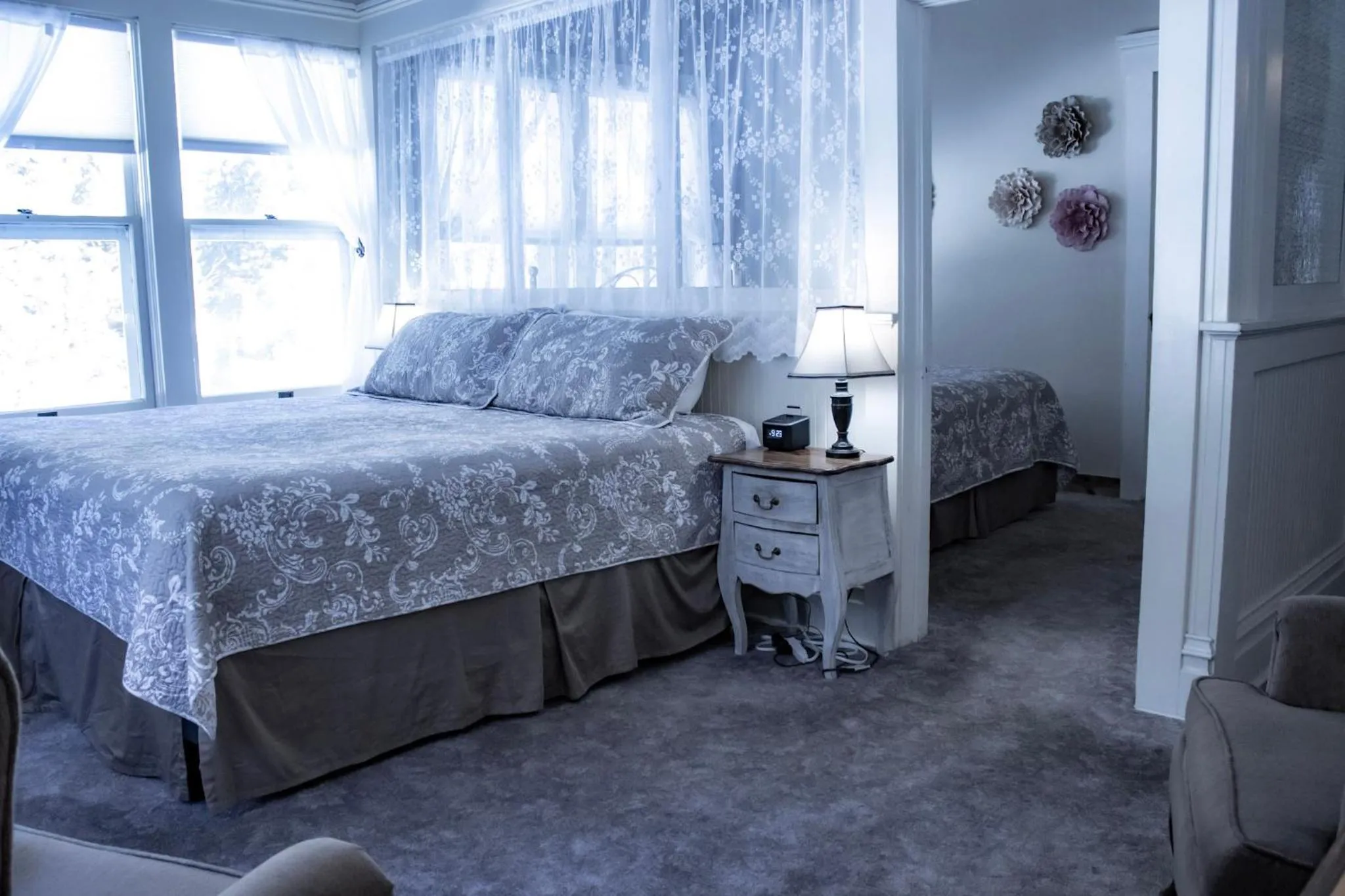 Bed in McCloud River Bed and Breakfast