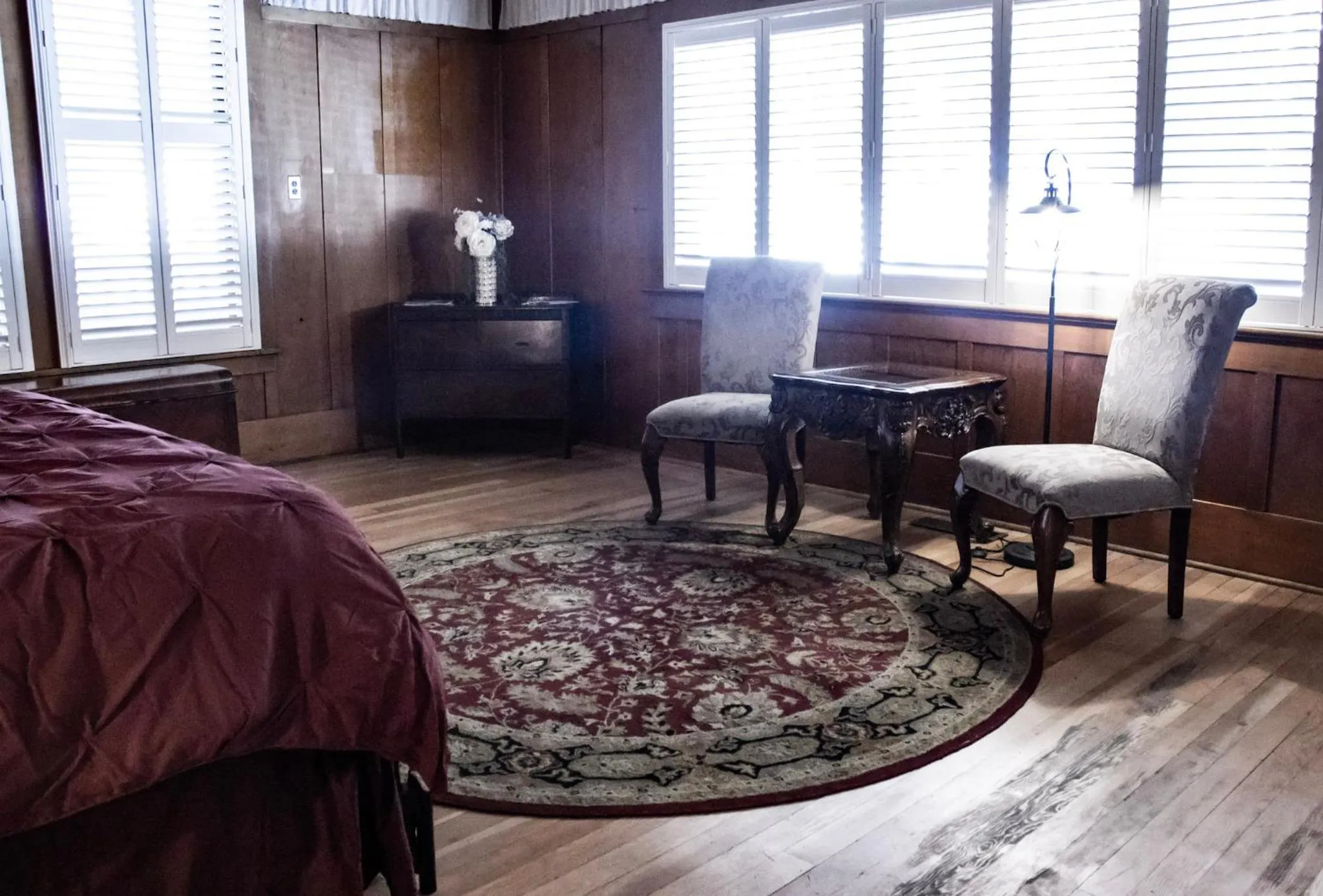 Bed in McCloud River Bed and Breakfast