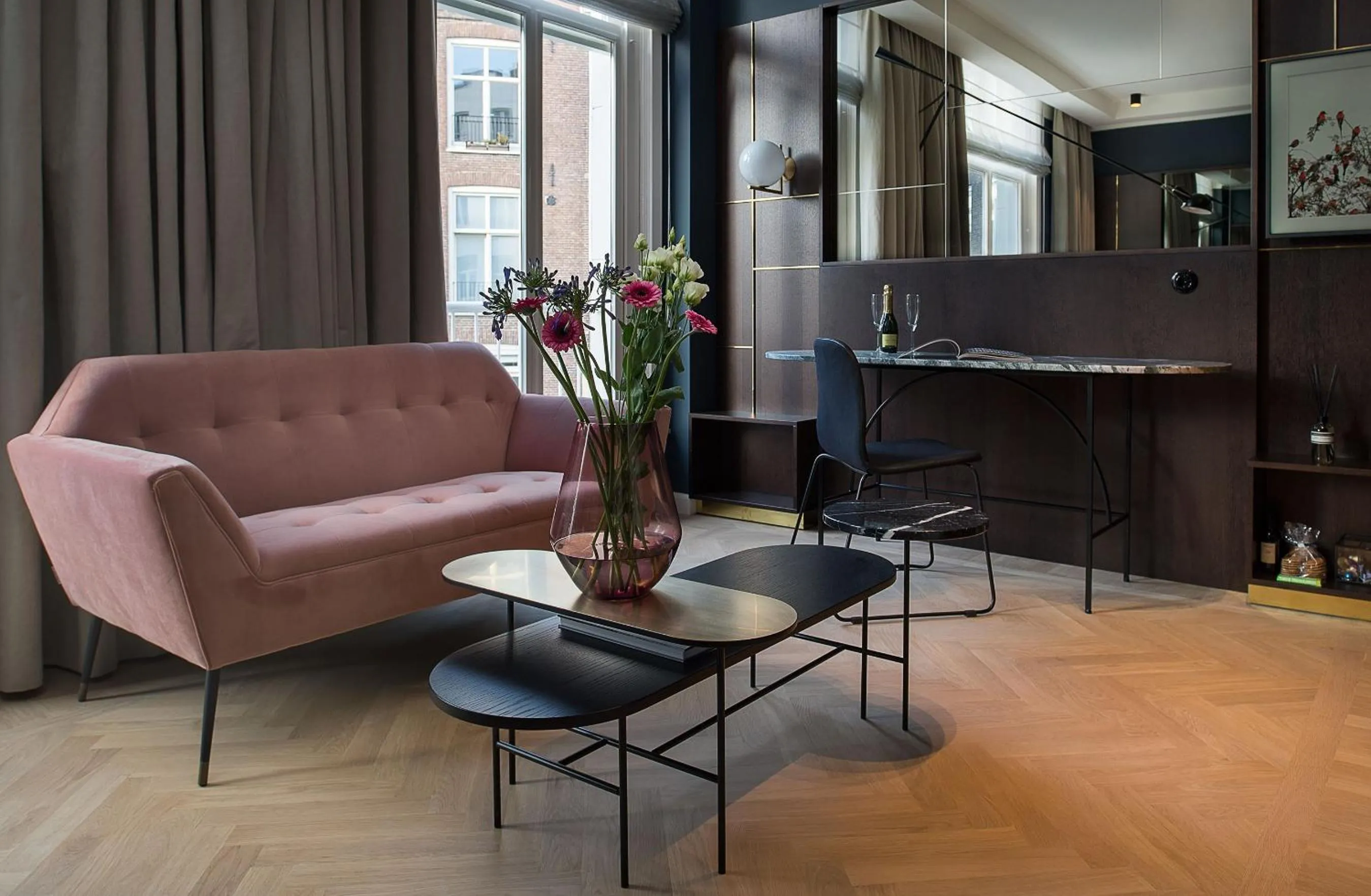 Seating area in Spinoza Suites