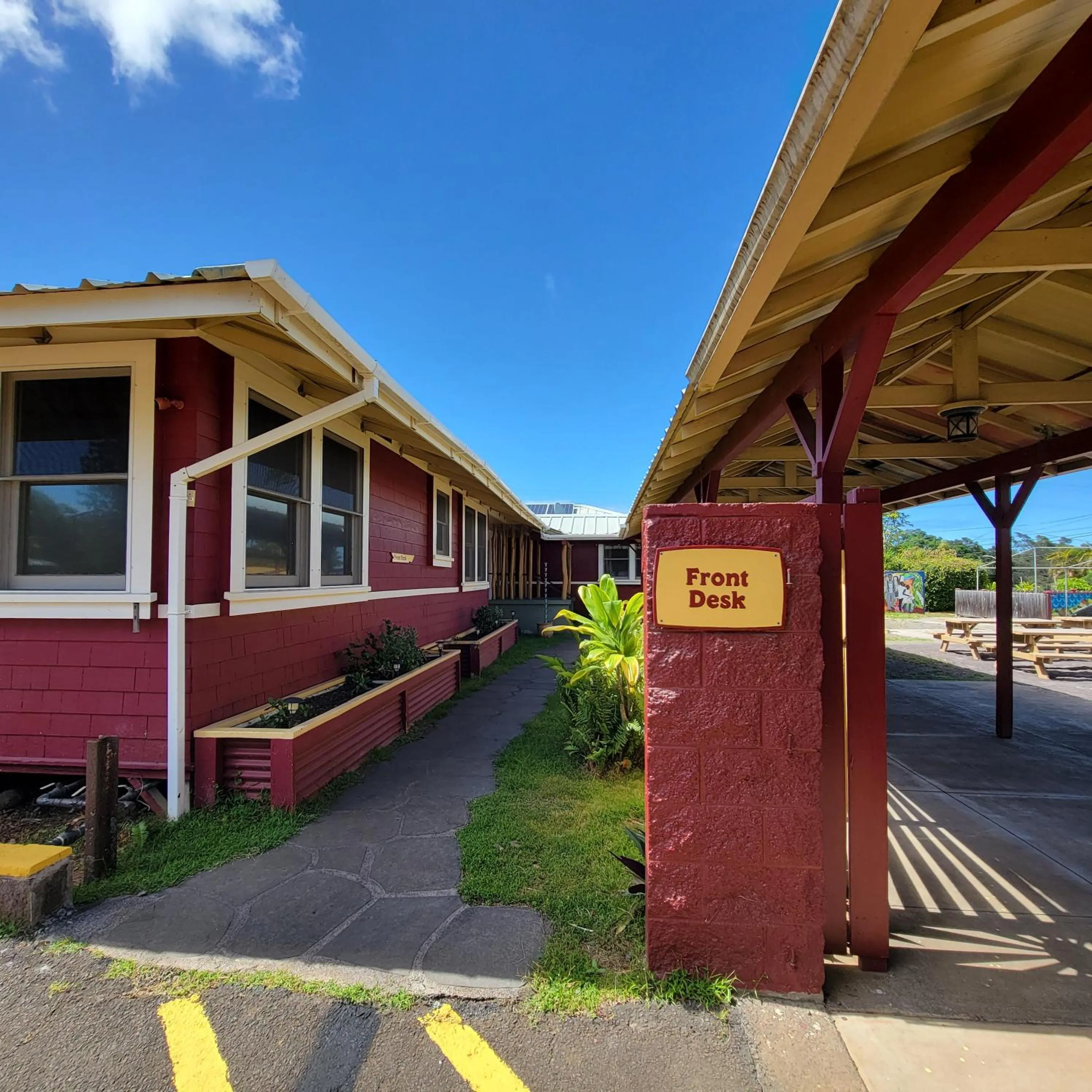 Facade/entrance in Kohala Village INN