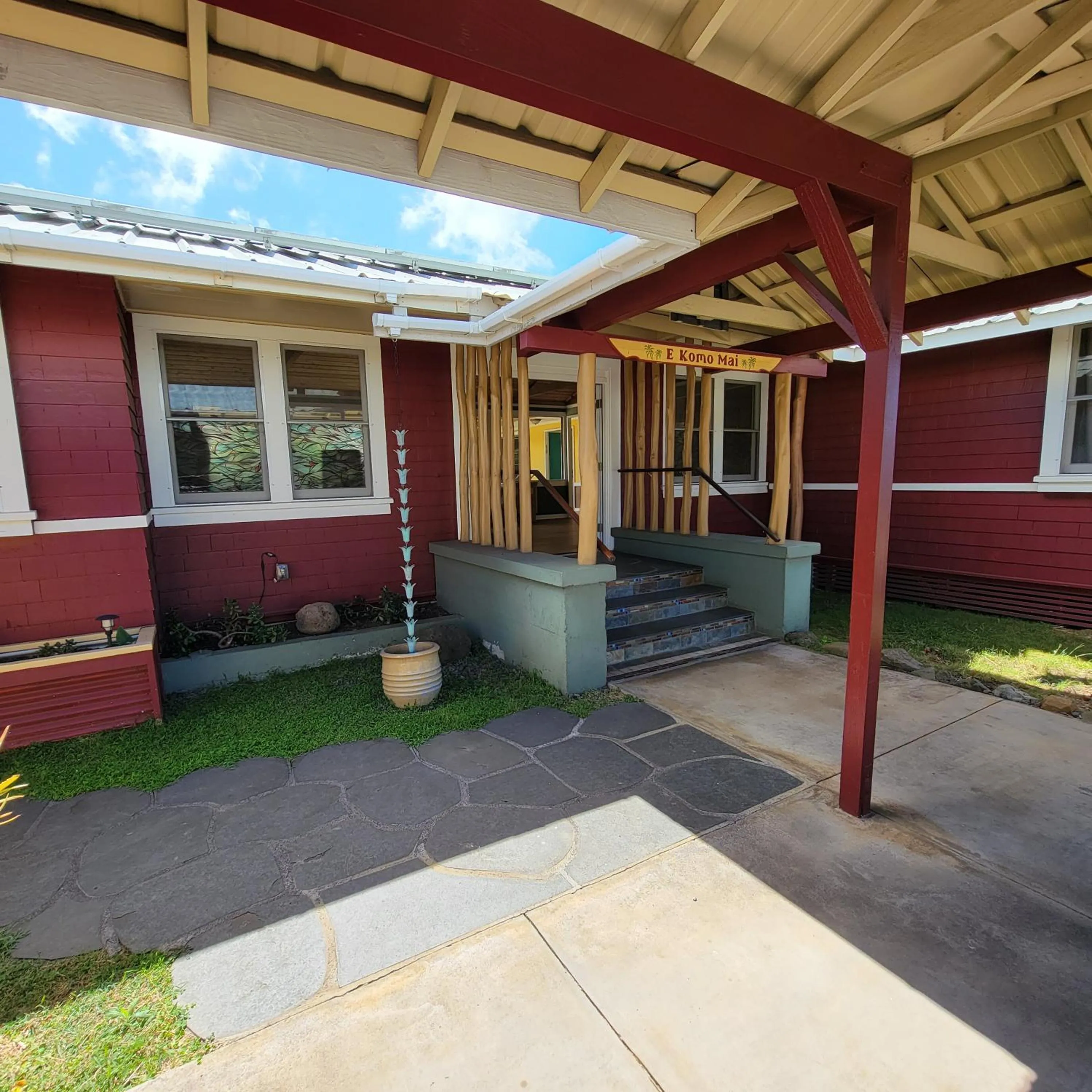 Facade/entrance in Kohala Village INN