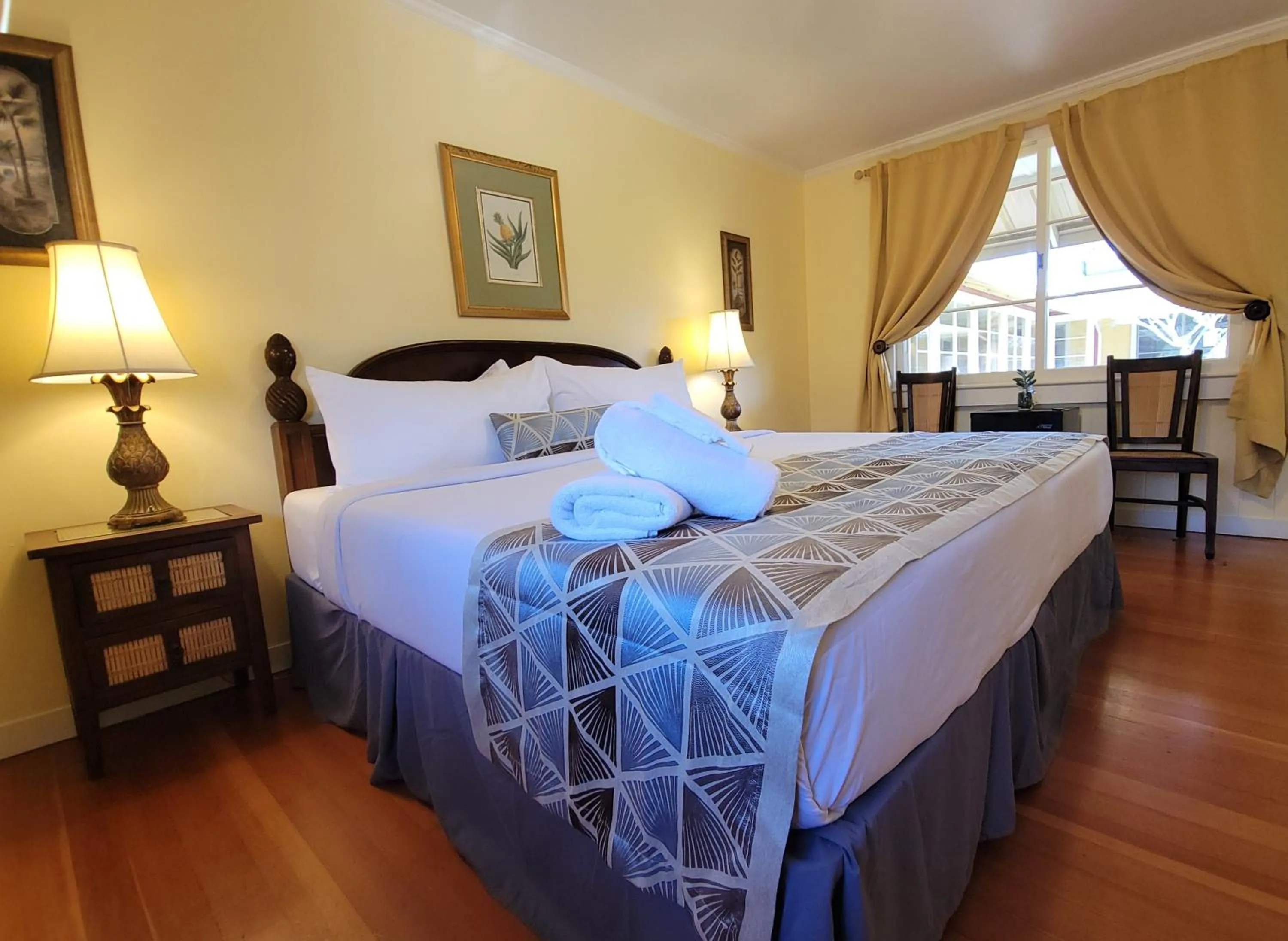 Bedroom, Bed in Kohala Village INN