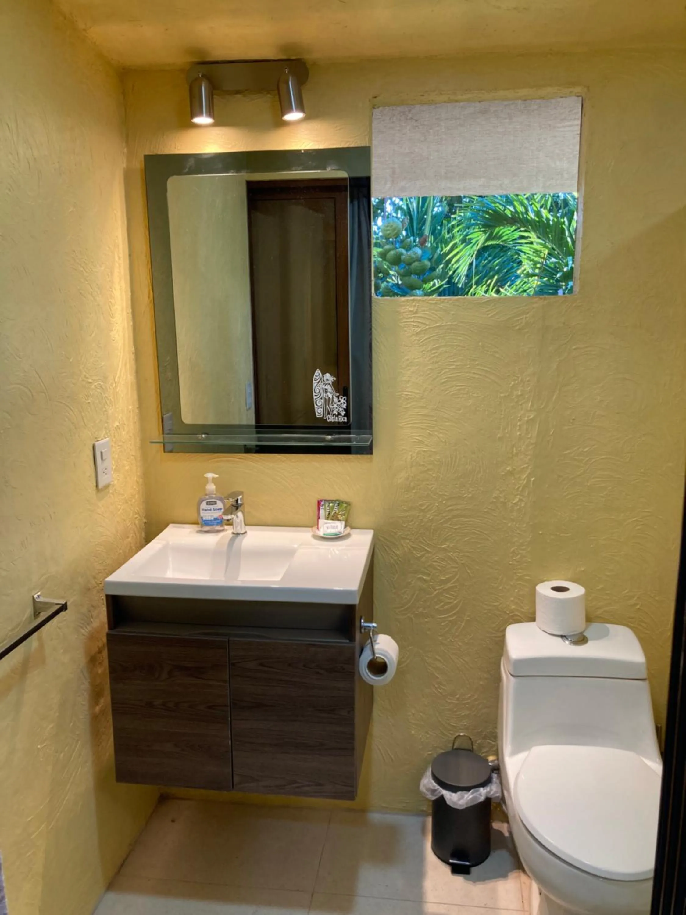 Bathroom in Lodge Margouillat