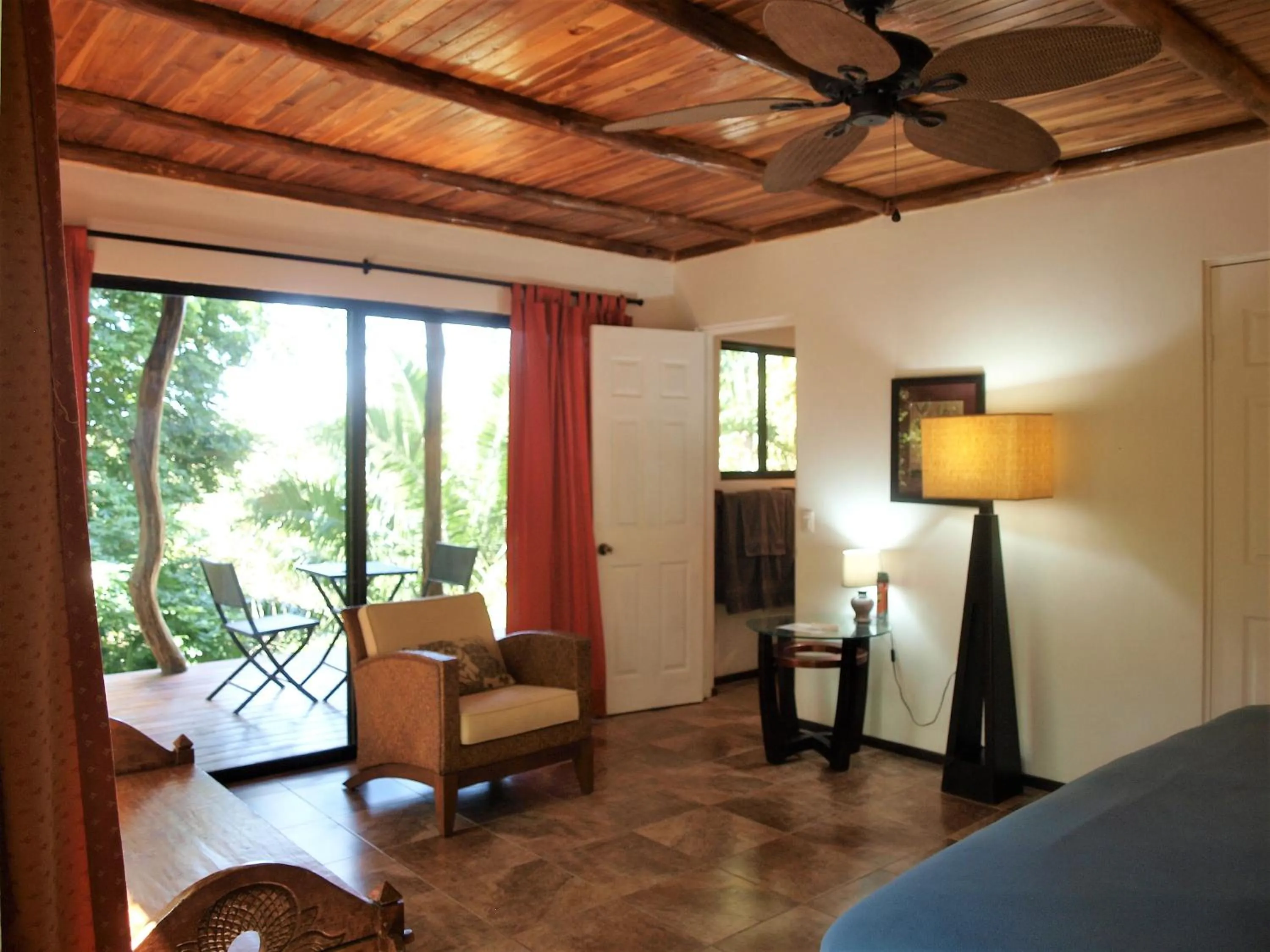 Photo of the whole room in Lodge Margouillat