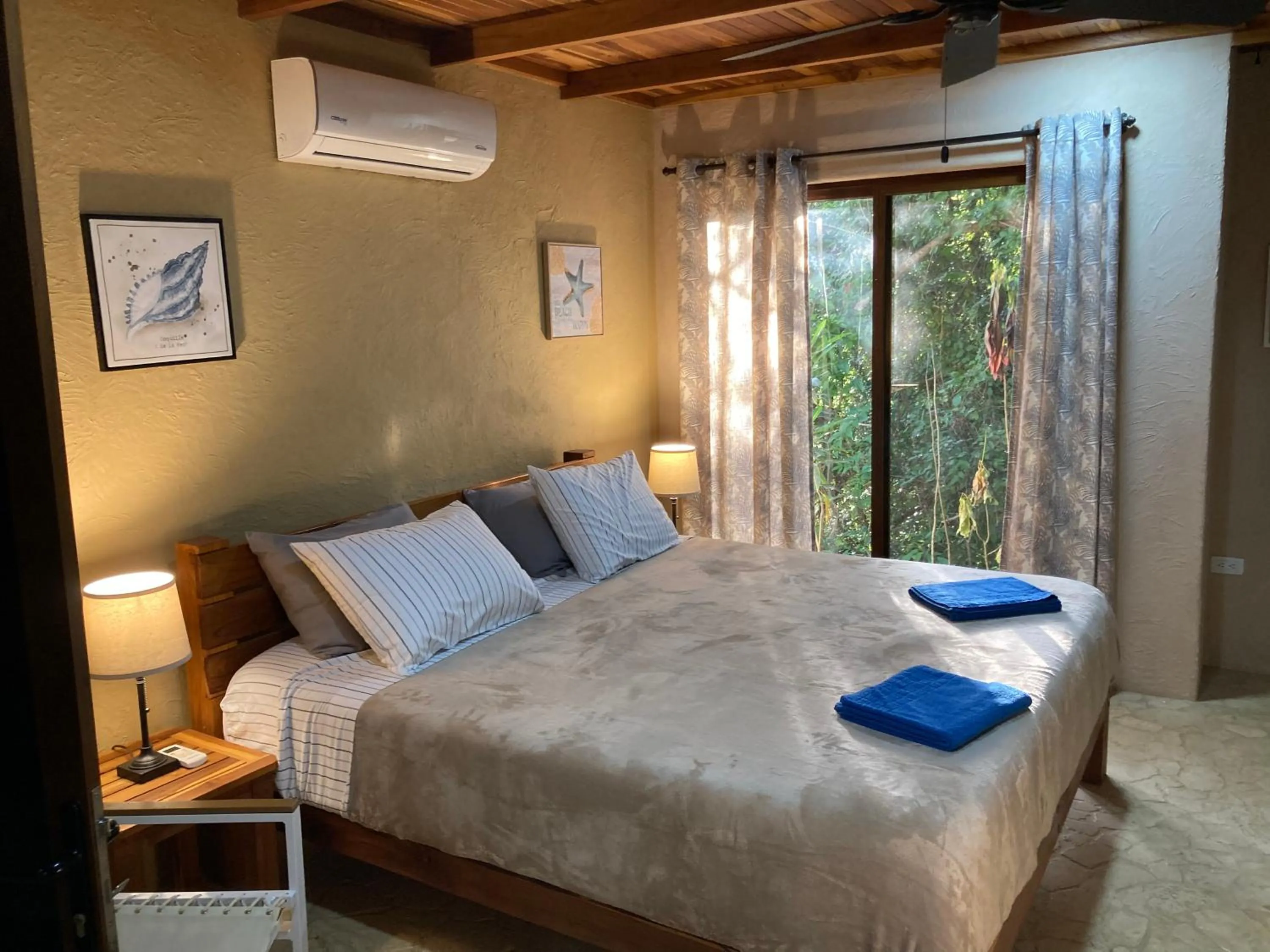 Bedroom, Bed in Lodge Margouillat