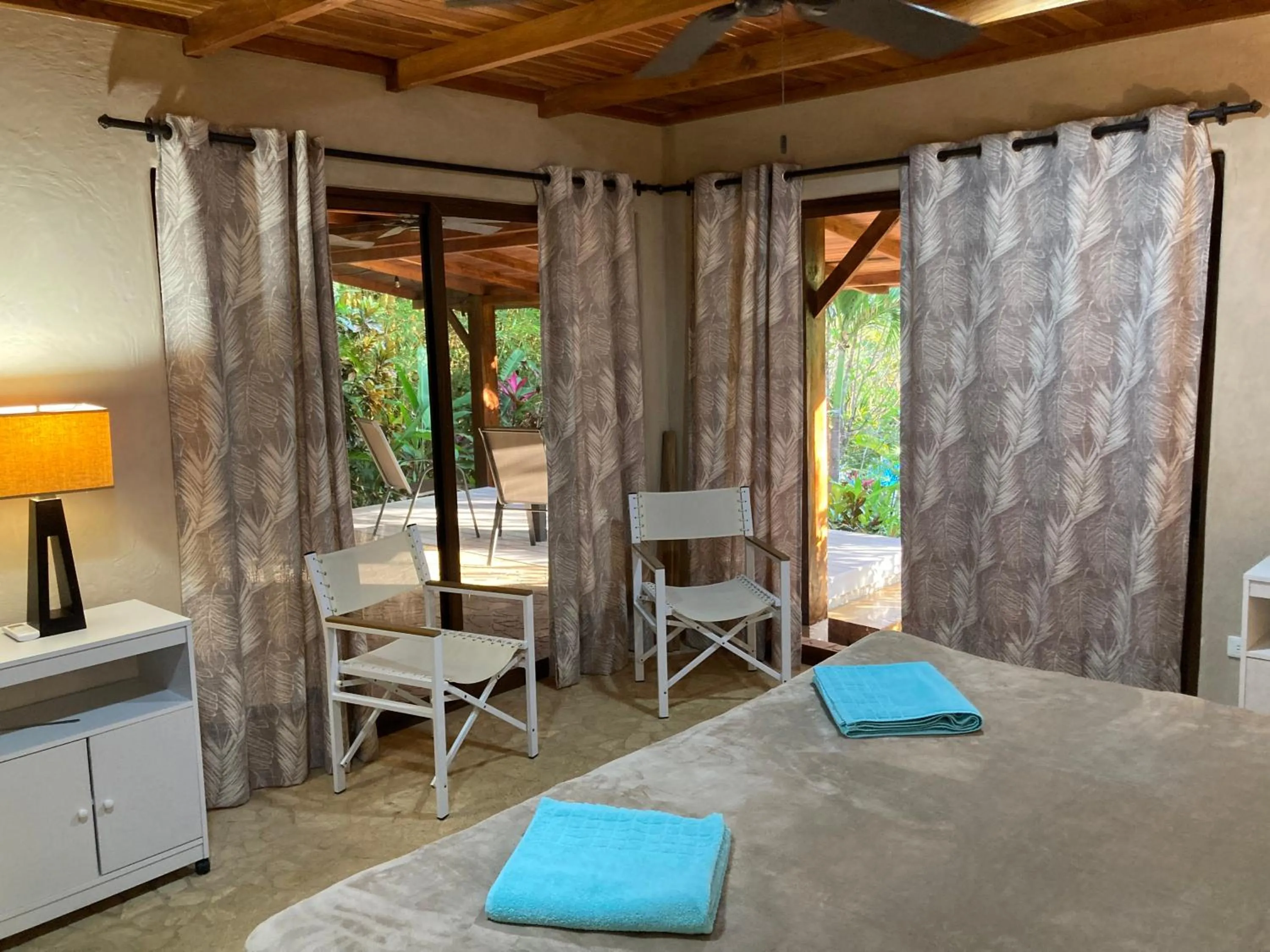 Bedroom, Bed in Lodge Margouillat