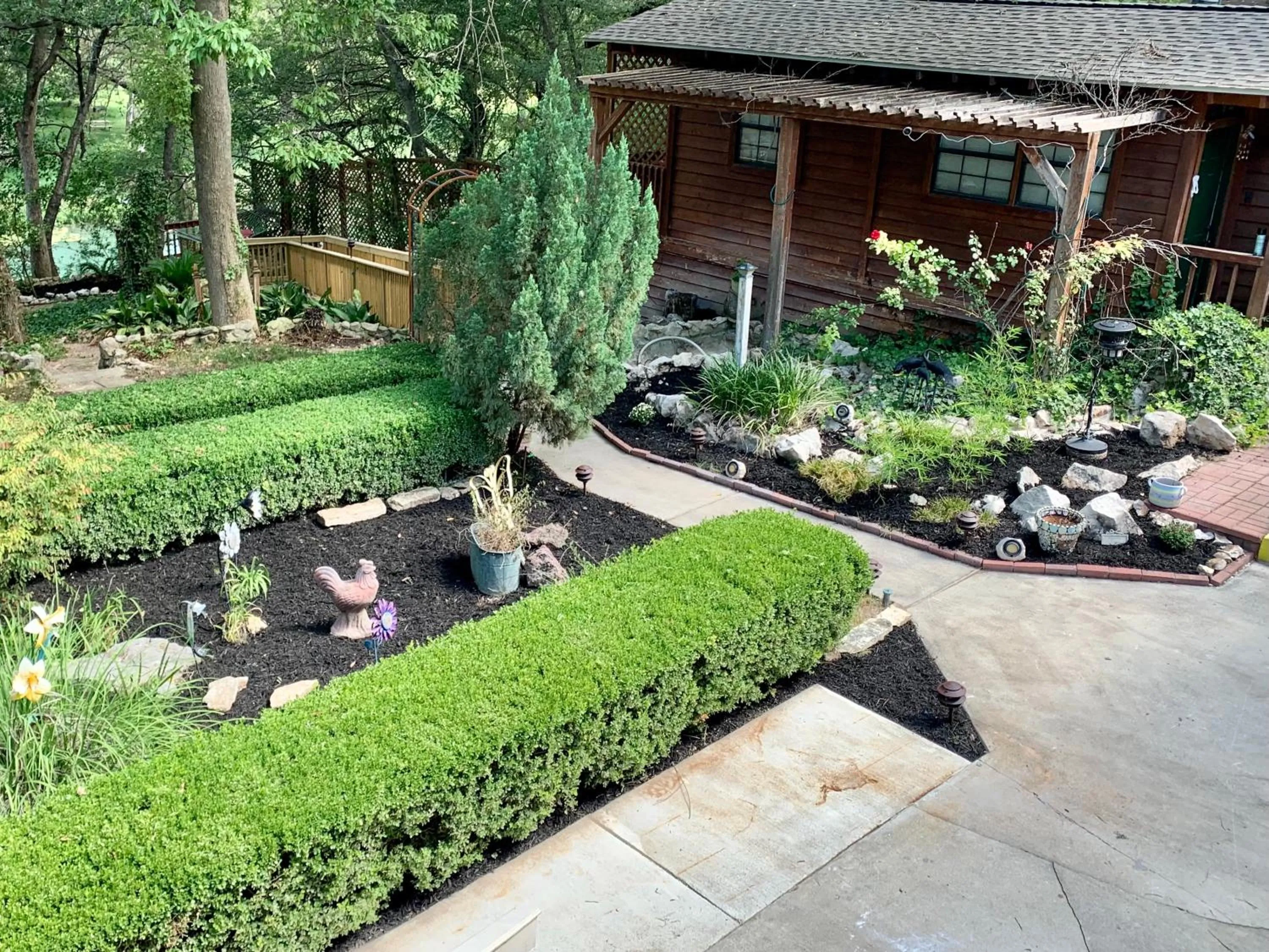 Garden in Lamb's Rest Inn