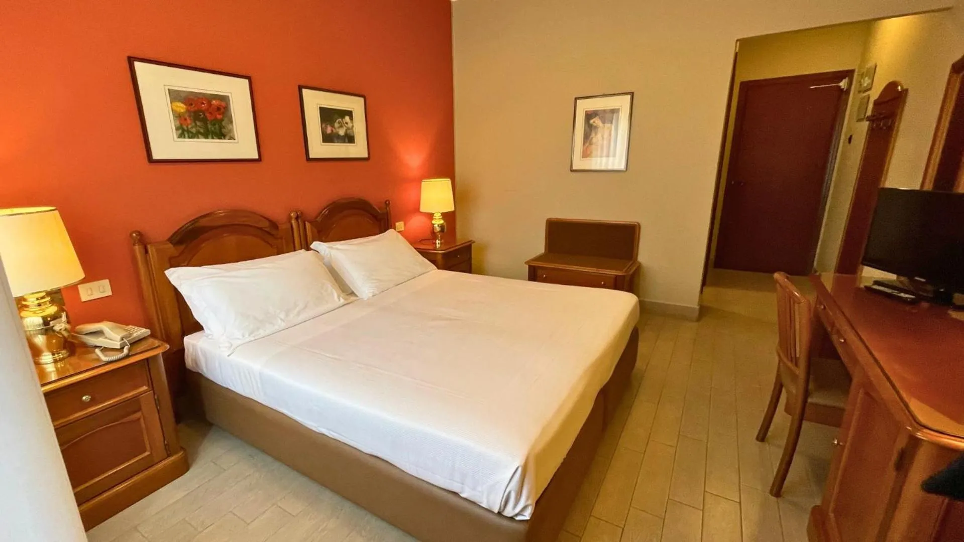 Bedroom, Bed in Garden Hotel Catania