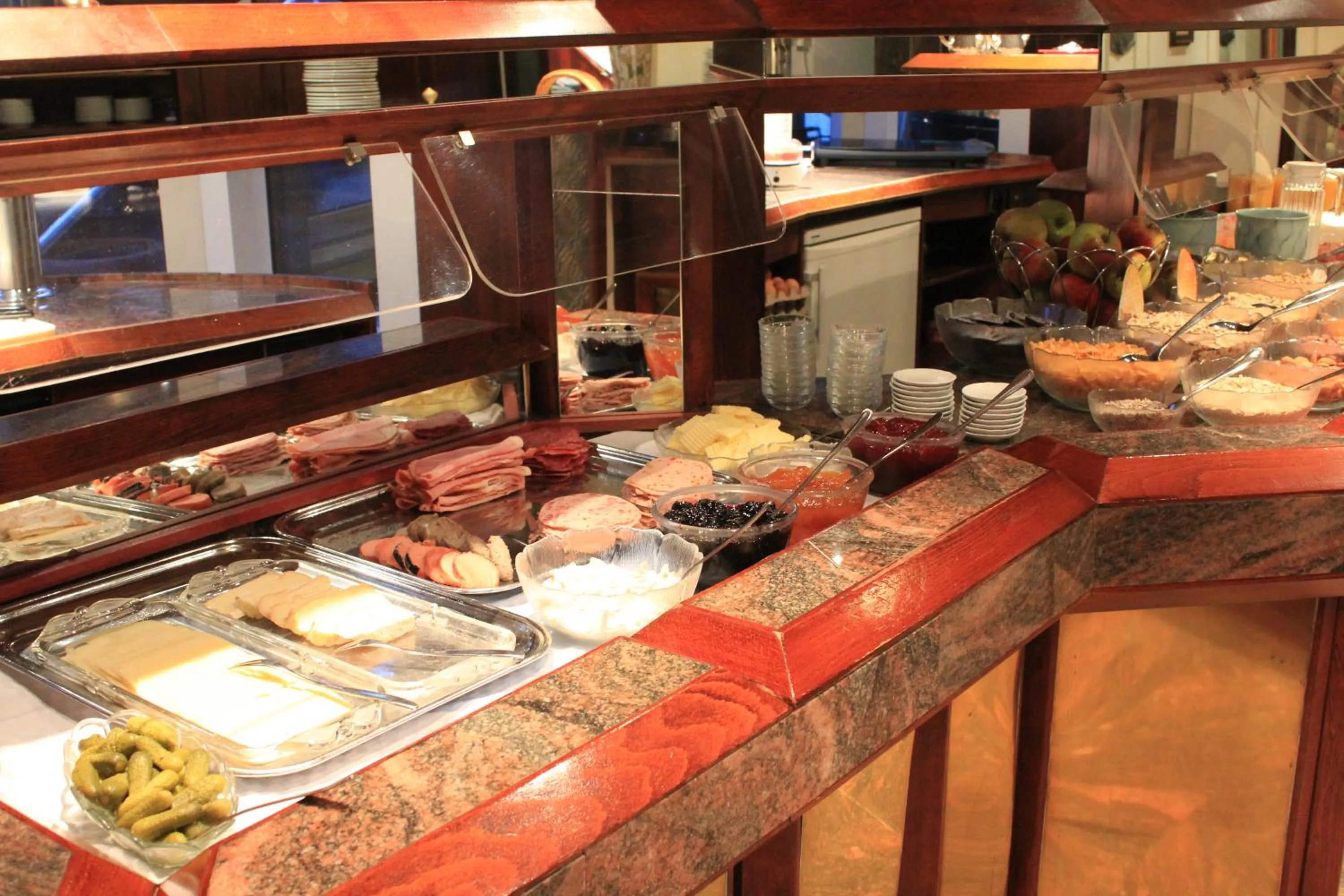 Buffet breakfast in Hotel Spahr