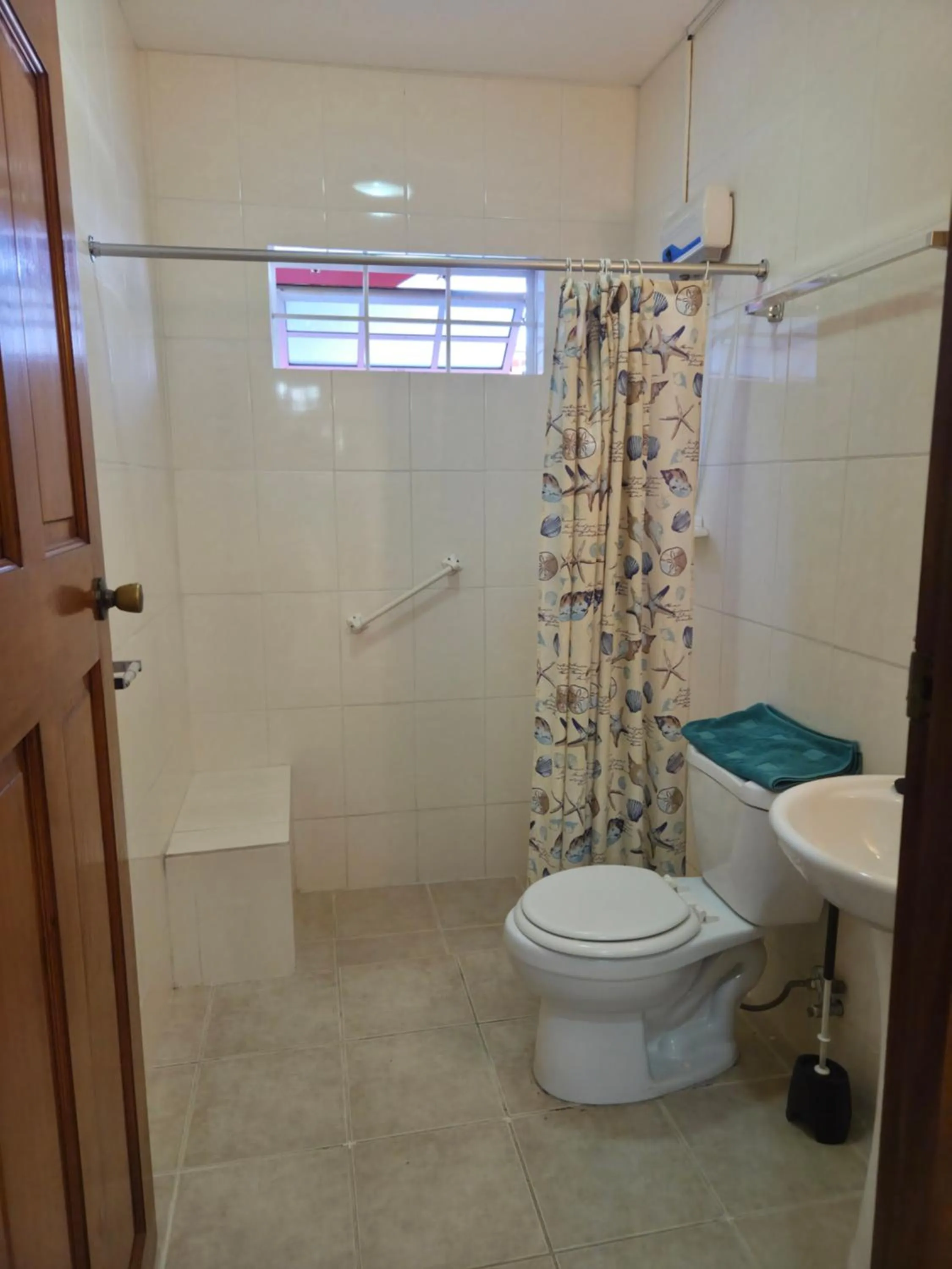 Shower in Nos Krusero Apartments