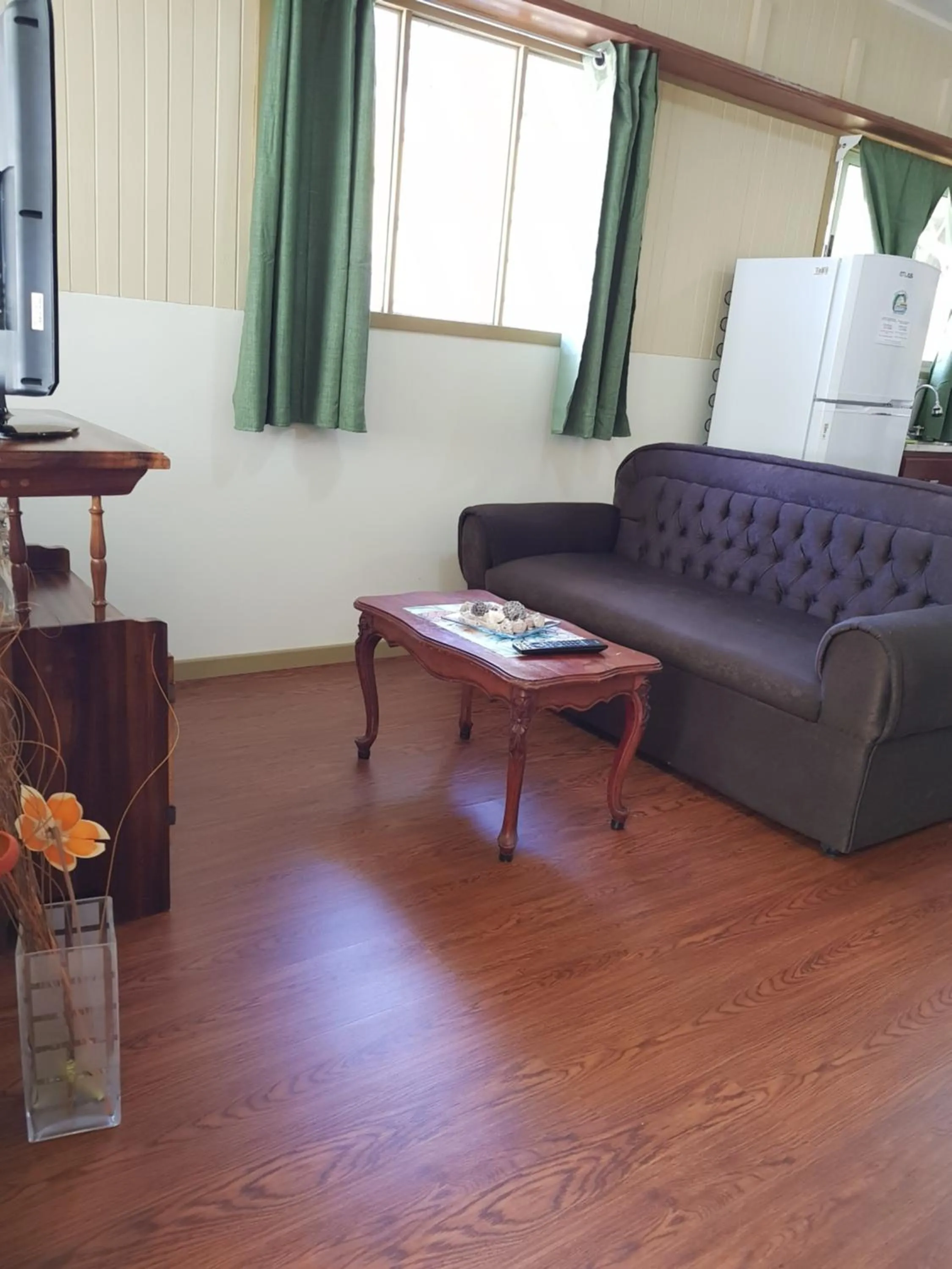 Communal lounge/ TV room in Banana Bay Marina