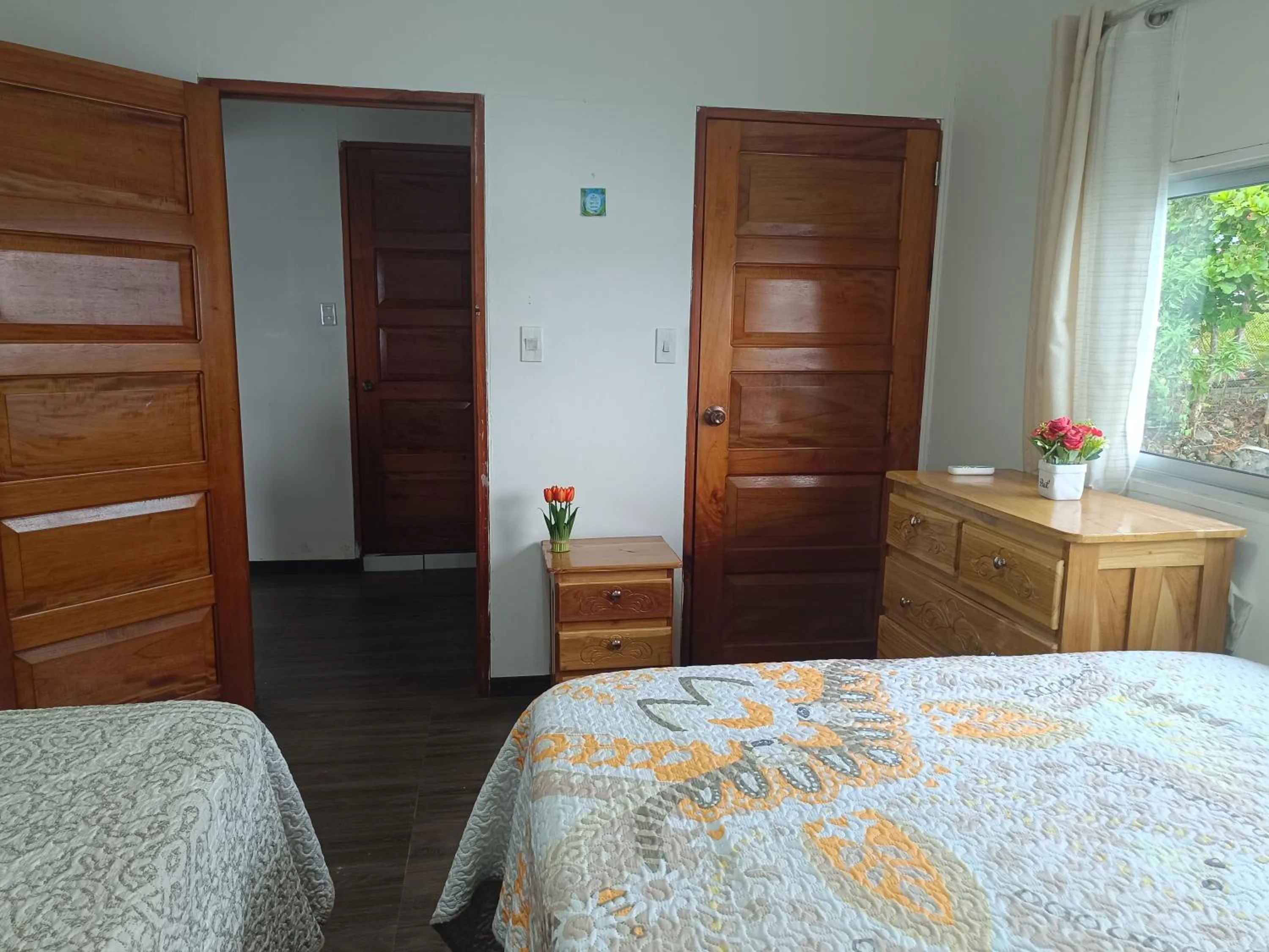 Photo of the whole room, Bed in Banana Bay Marina