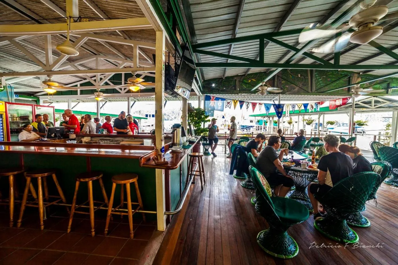 Restaurant/places to eat in Banana Bay Marina