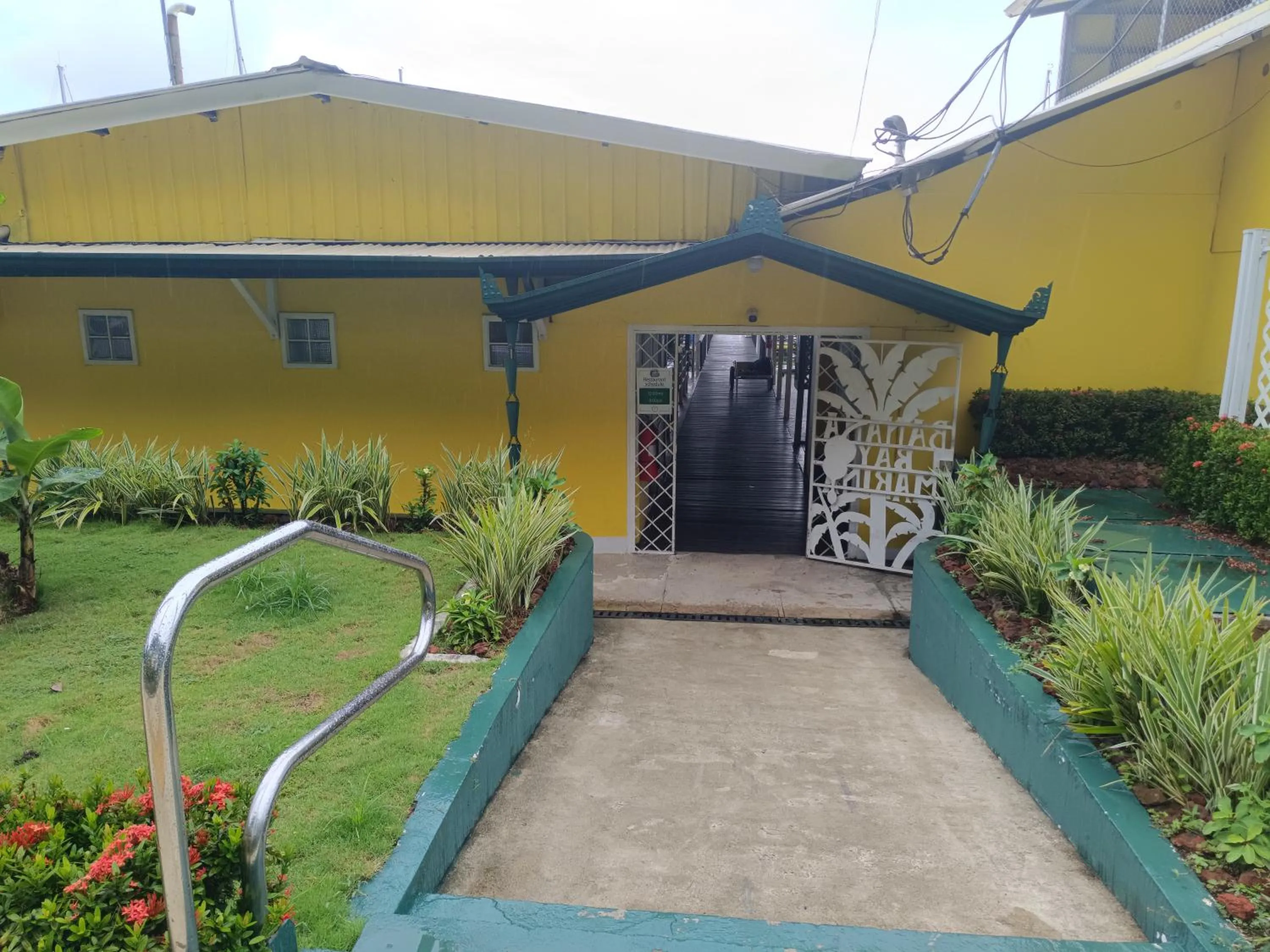 Facade/entrance in Banana Bay Marina