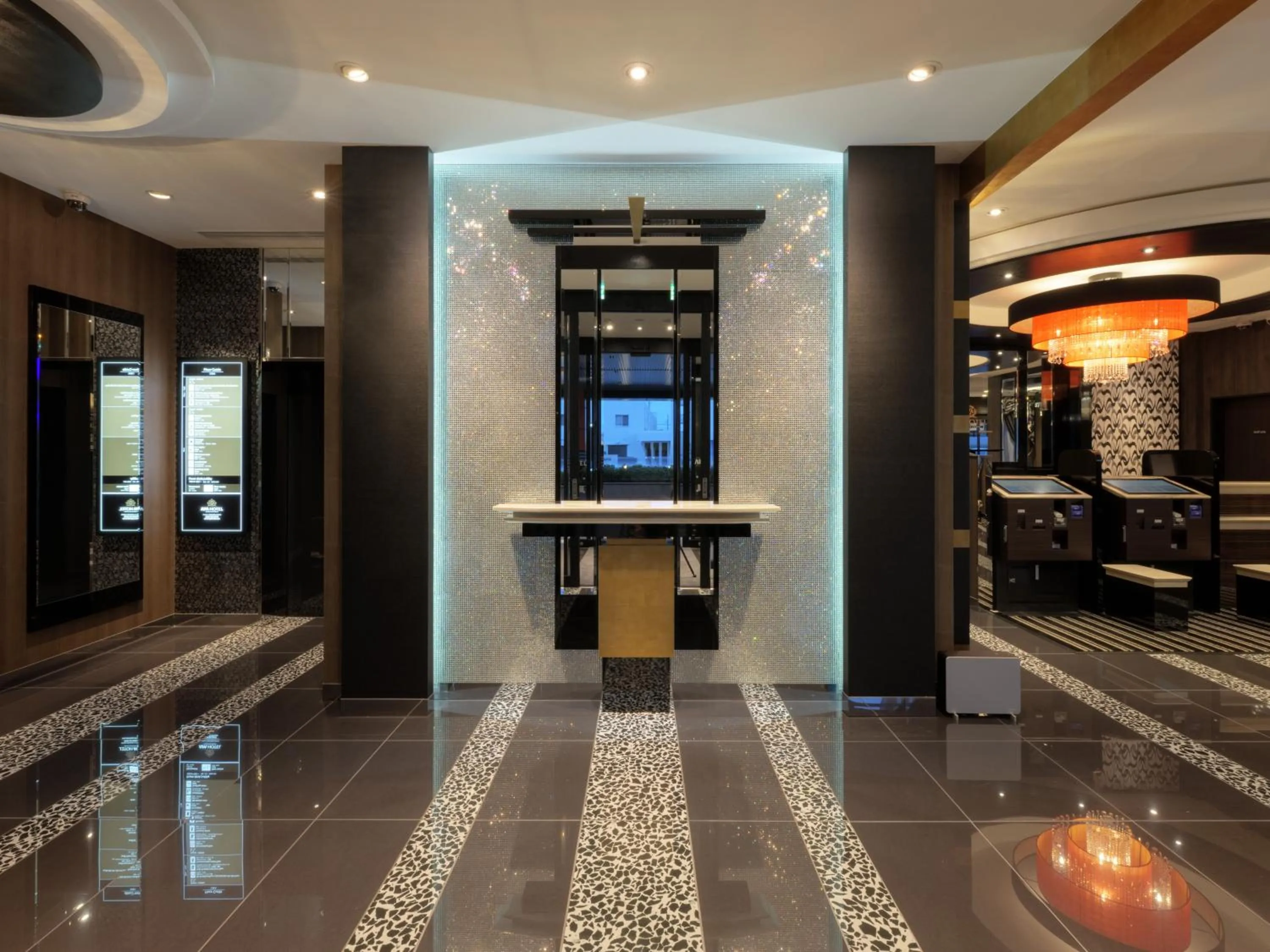 Lobby or reception in APA Hotel Ibaraki Koga Ekimae