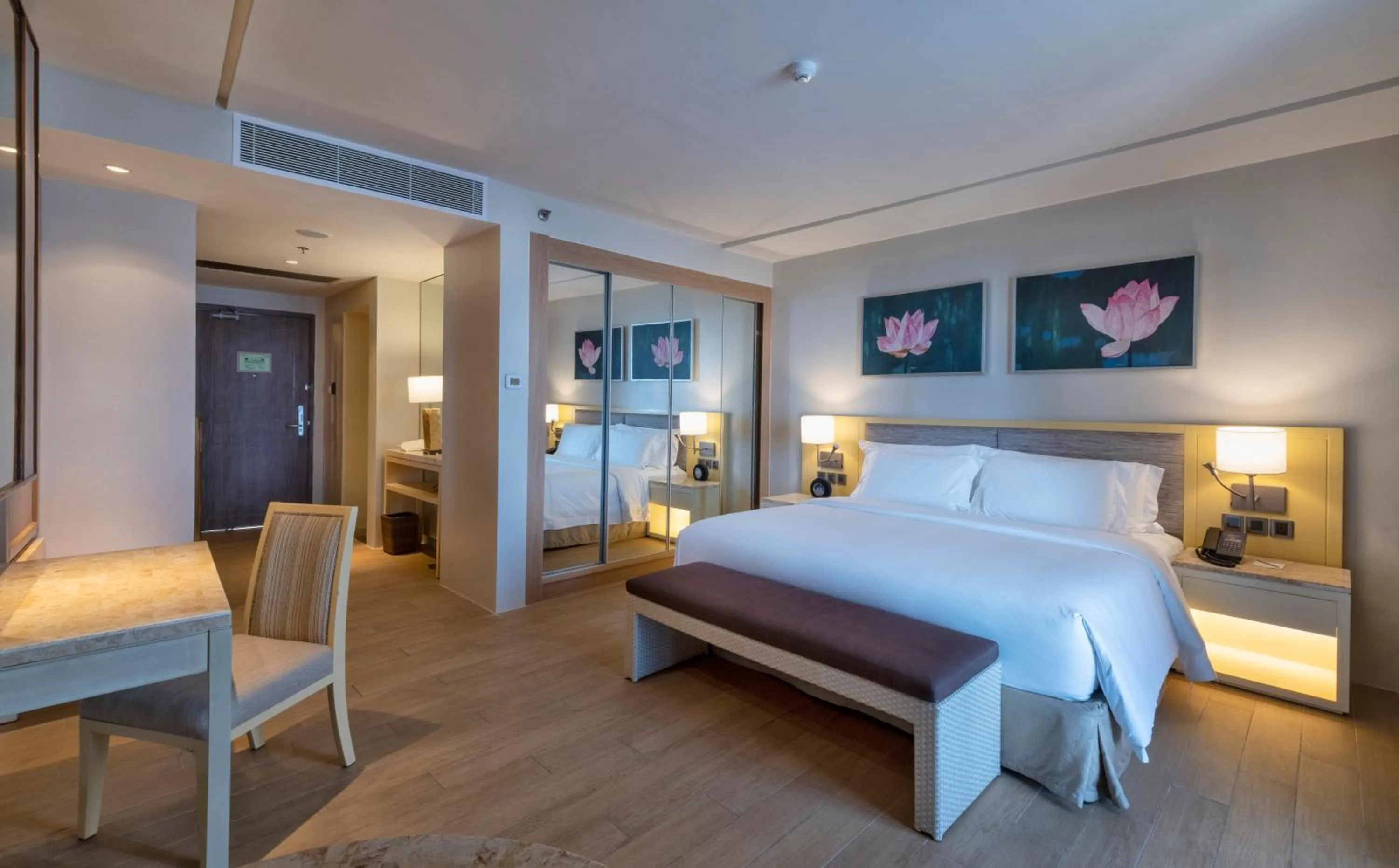 Photo of the whole room, Bed in Dusit Thani Mactan Cebu Resort