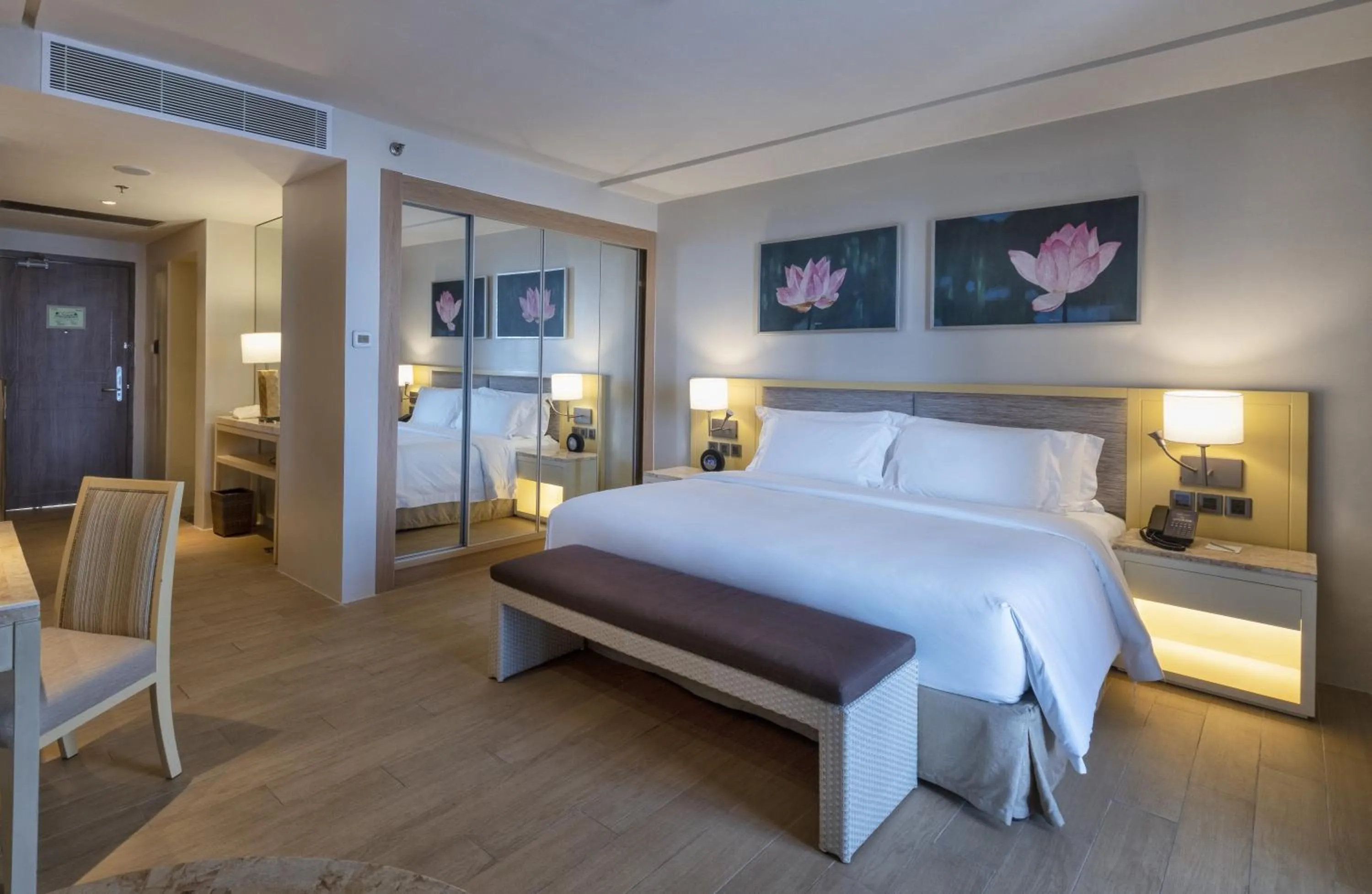 Photo of the whole room, Bed in Dusit Thani Mactan Cebu Resort