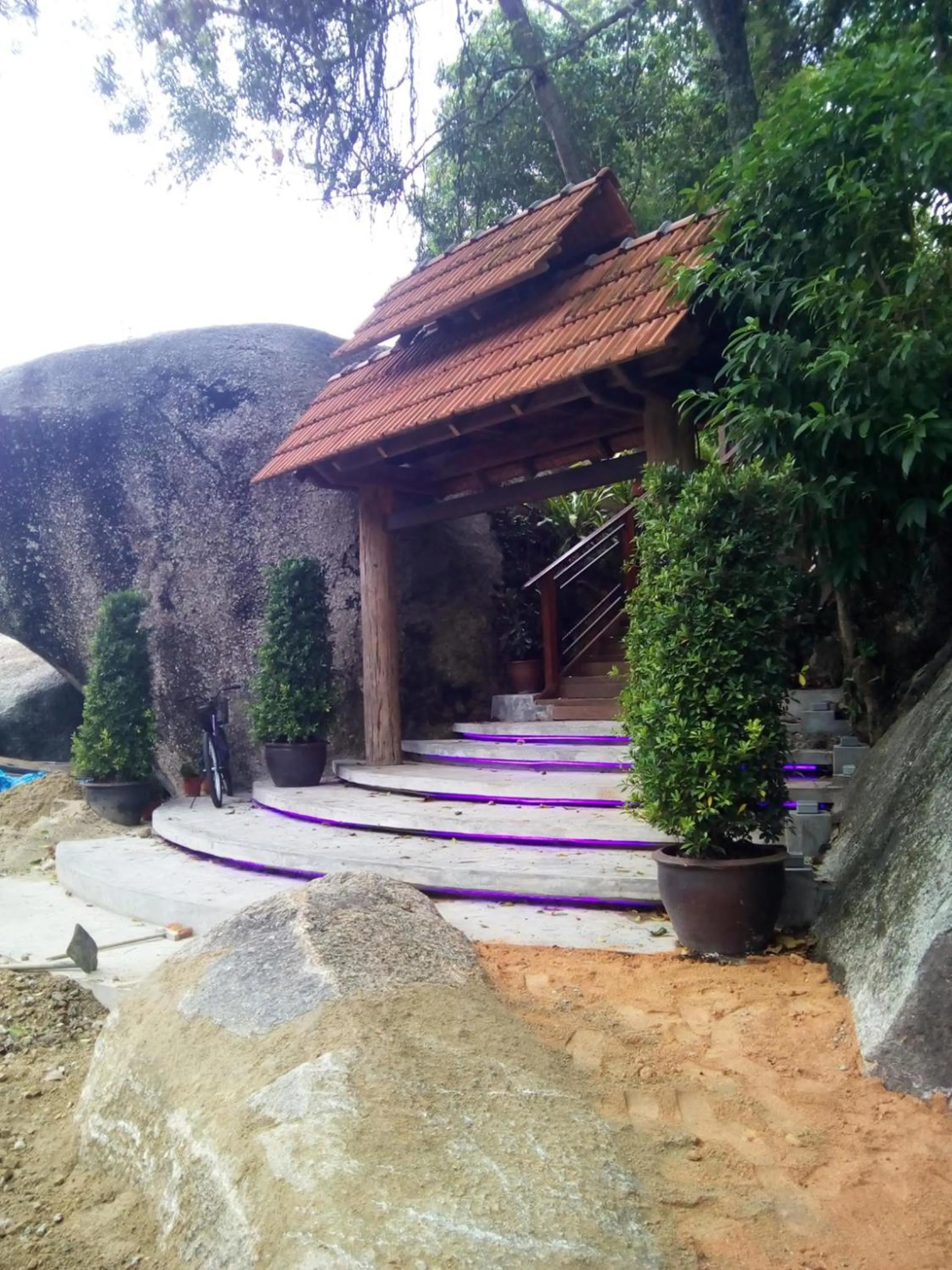 Nearby landmark in 8 Boutique By The Sea