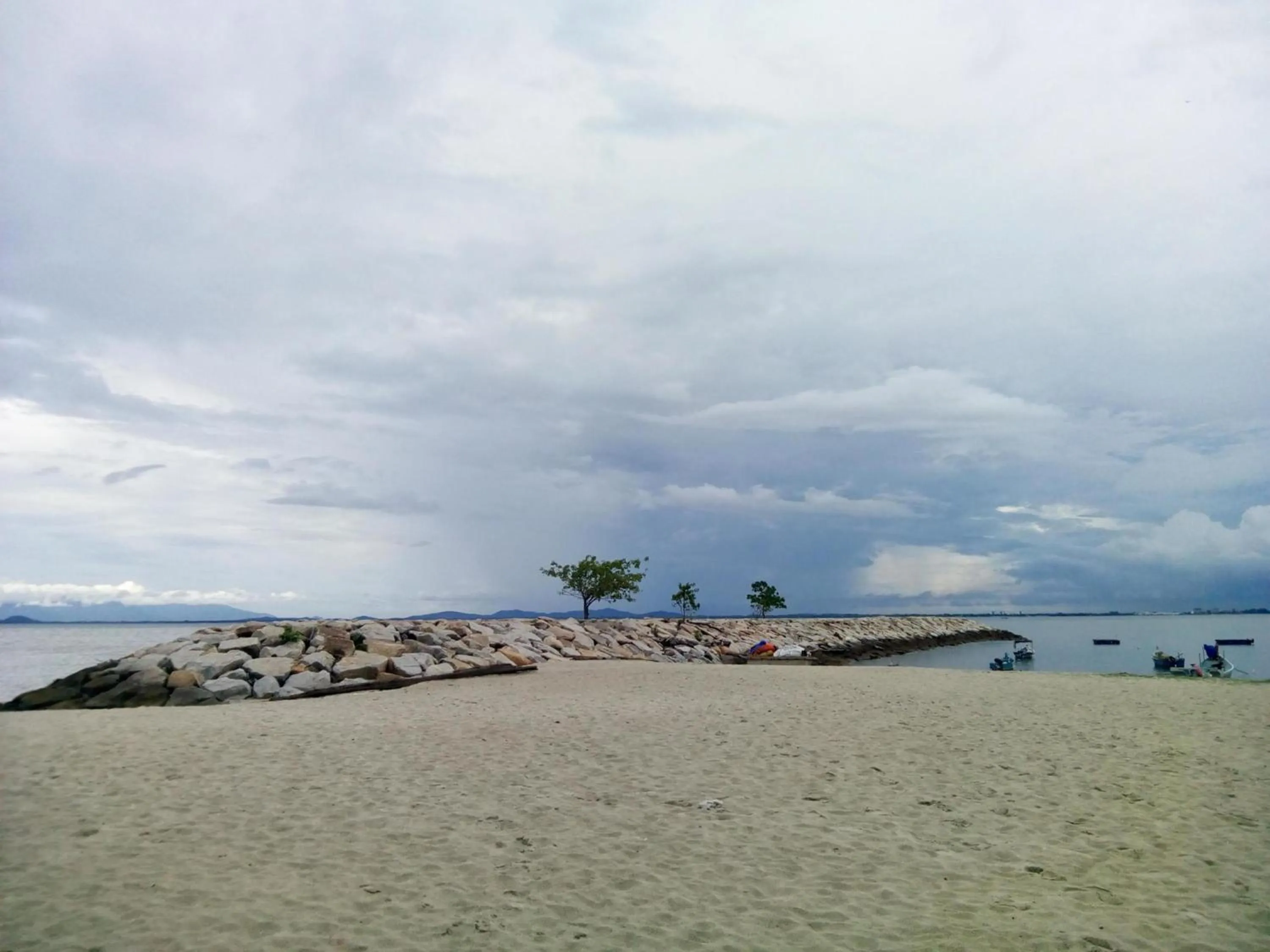 Natural landscape in 8 Boutique By The Sea