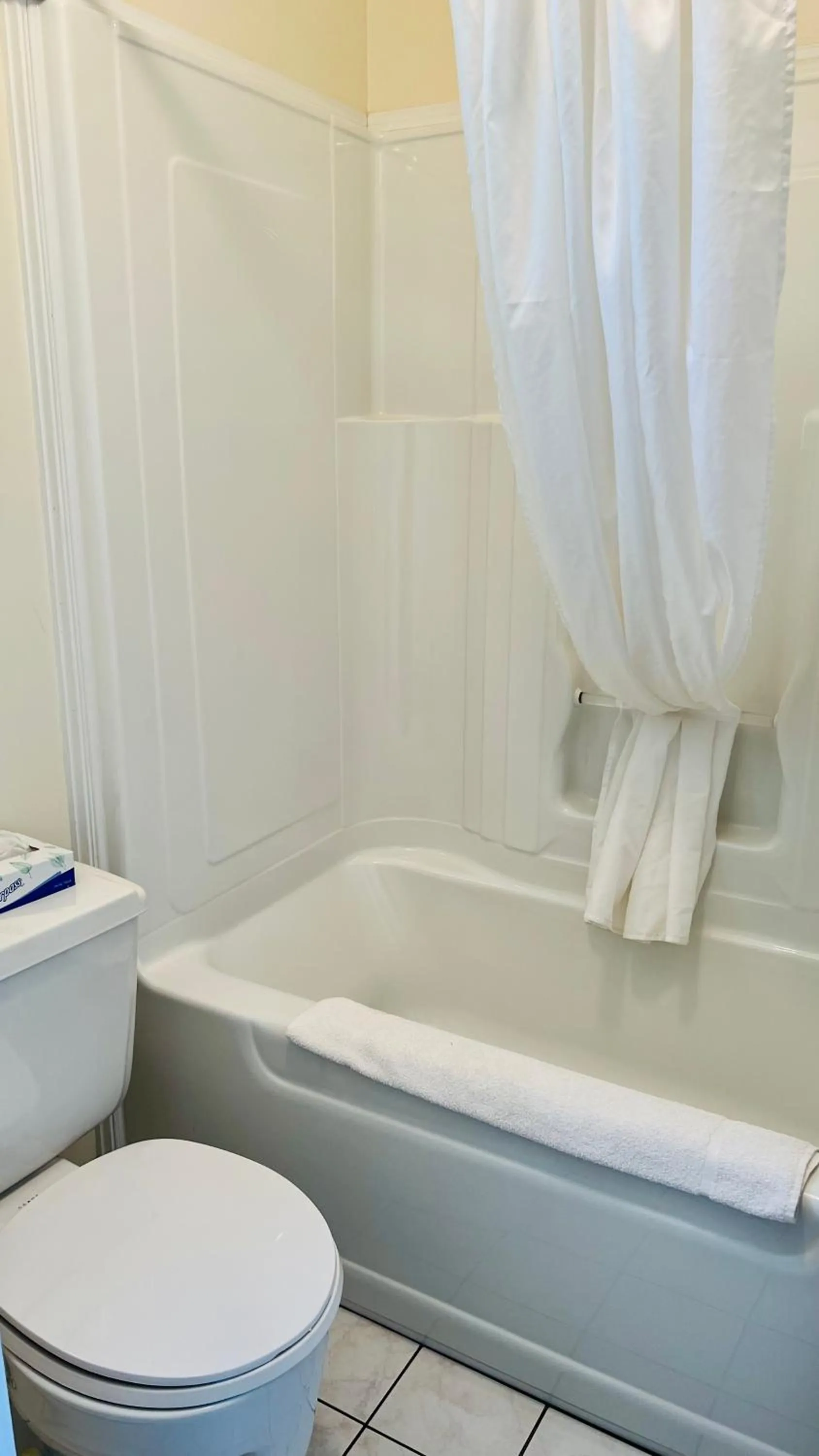 Anne Shirley Motel & Cottages