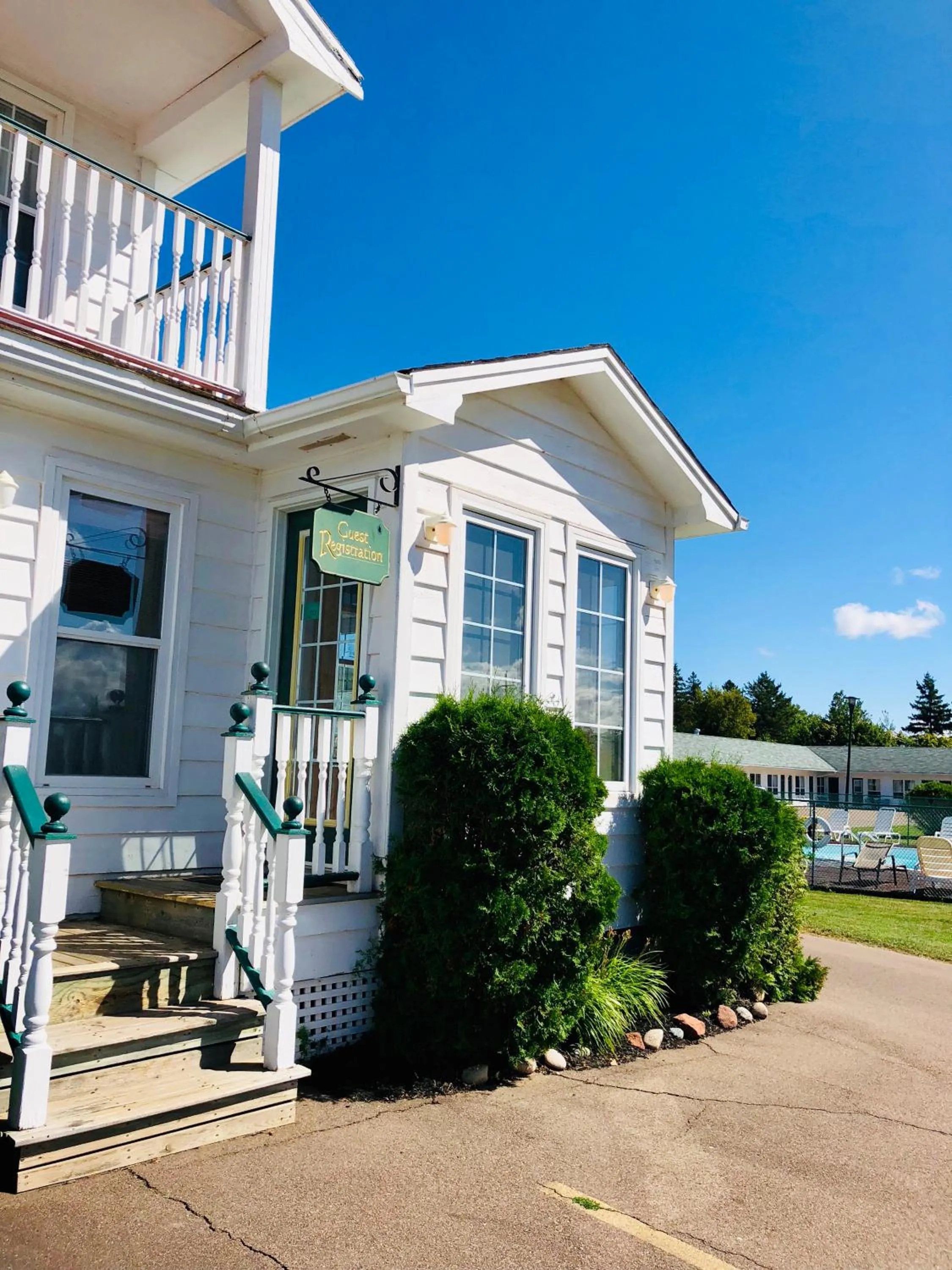 Property building in Anne Shirley Motel & Cottages