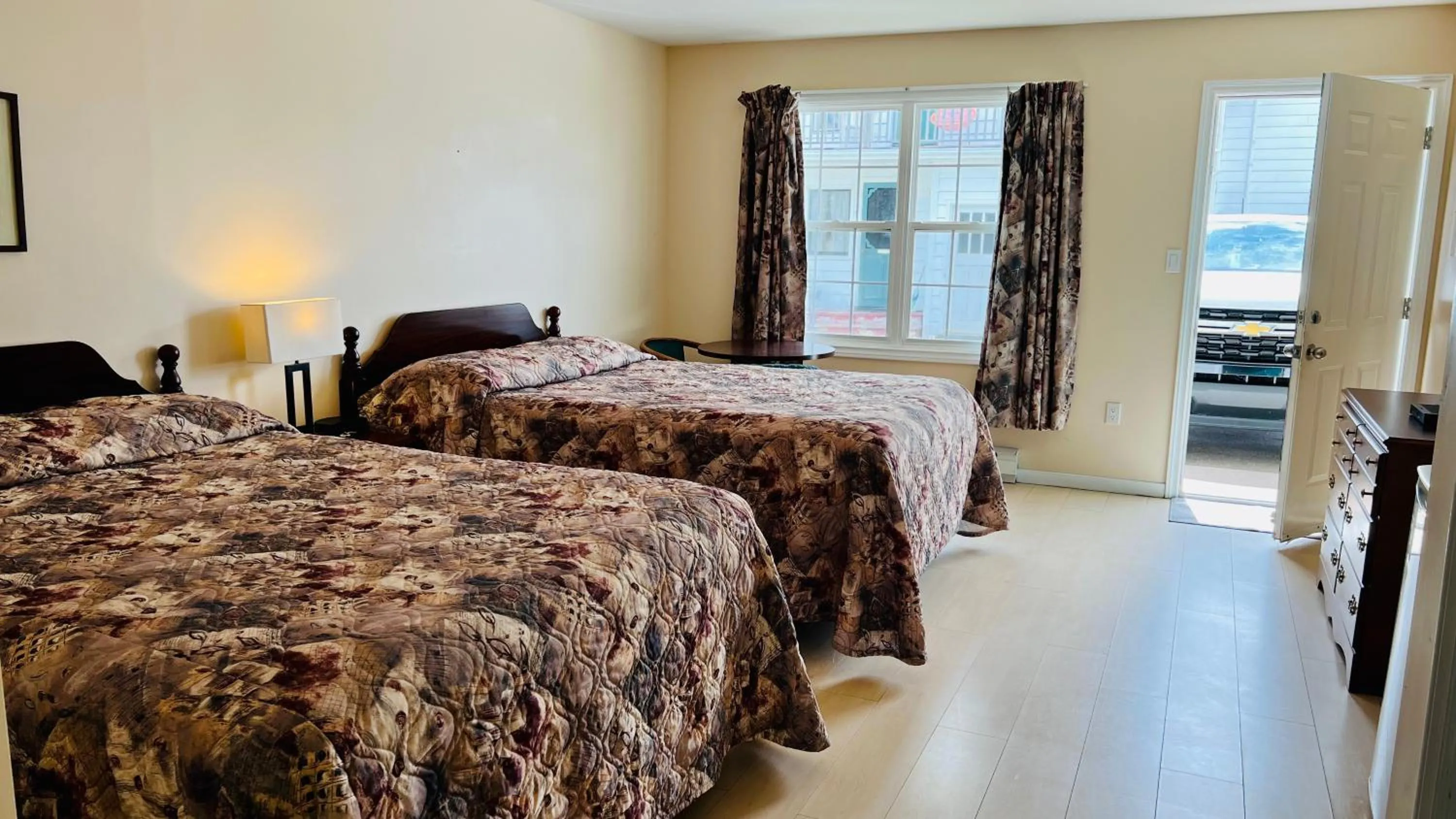 Bed in Anne Shirley Motel & Cottages