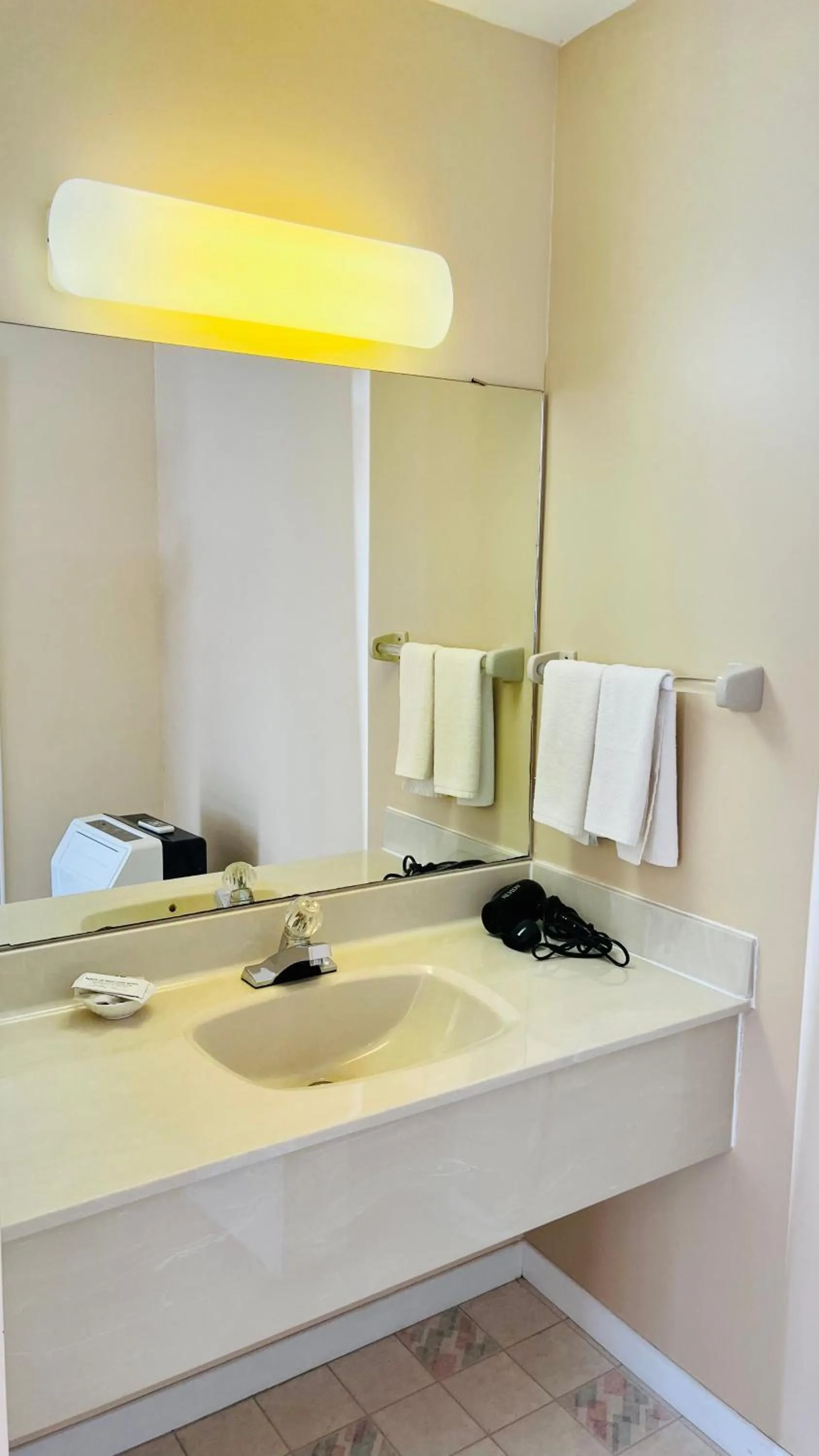 Anne Shirley Motel & Cottages