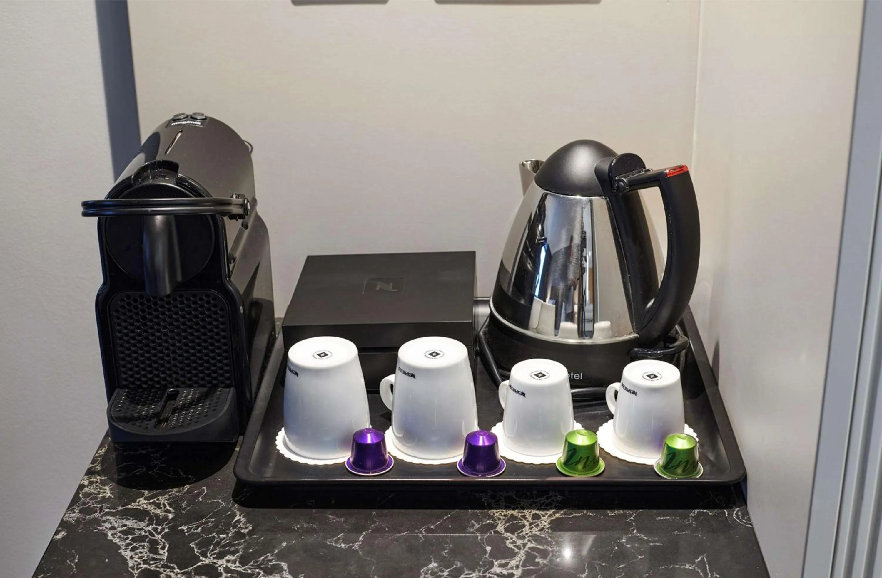 Photo of the whole room in DoubleTree by Hilton Swindon Hotel