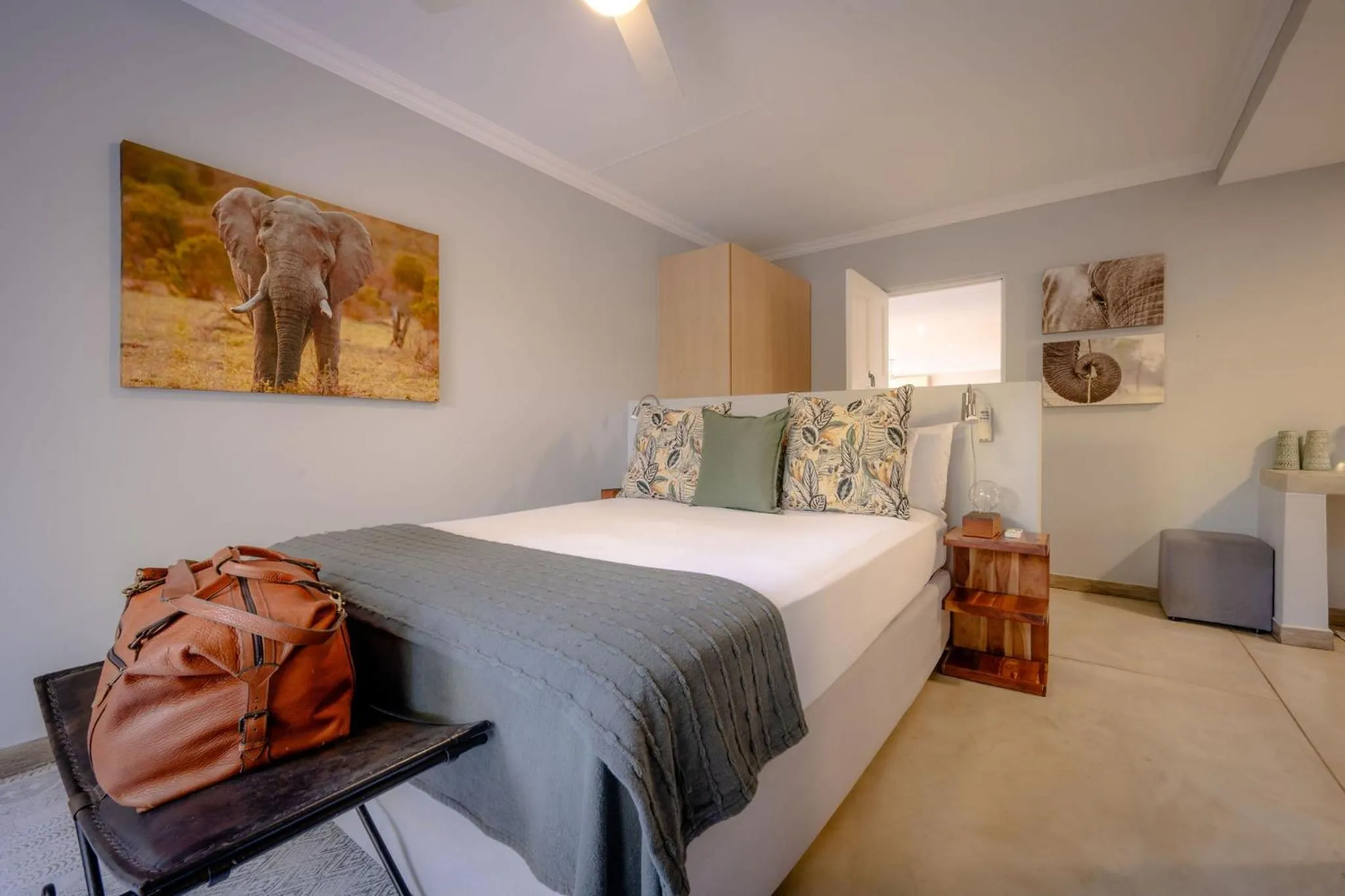 Bed in Rafiki Bush Lodge