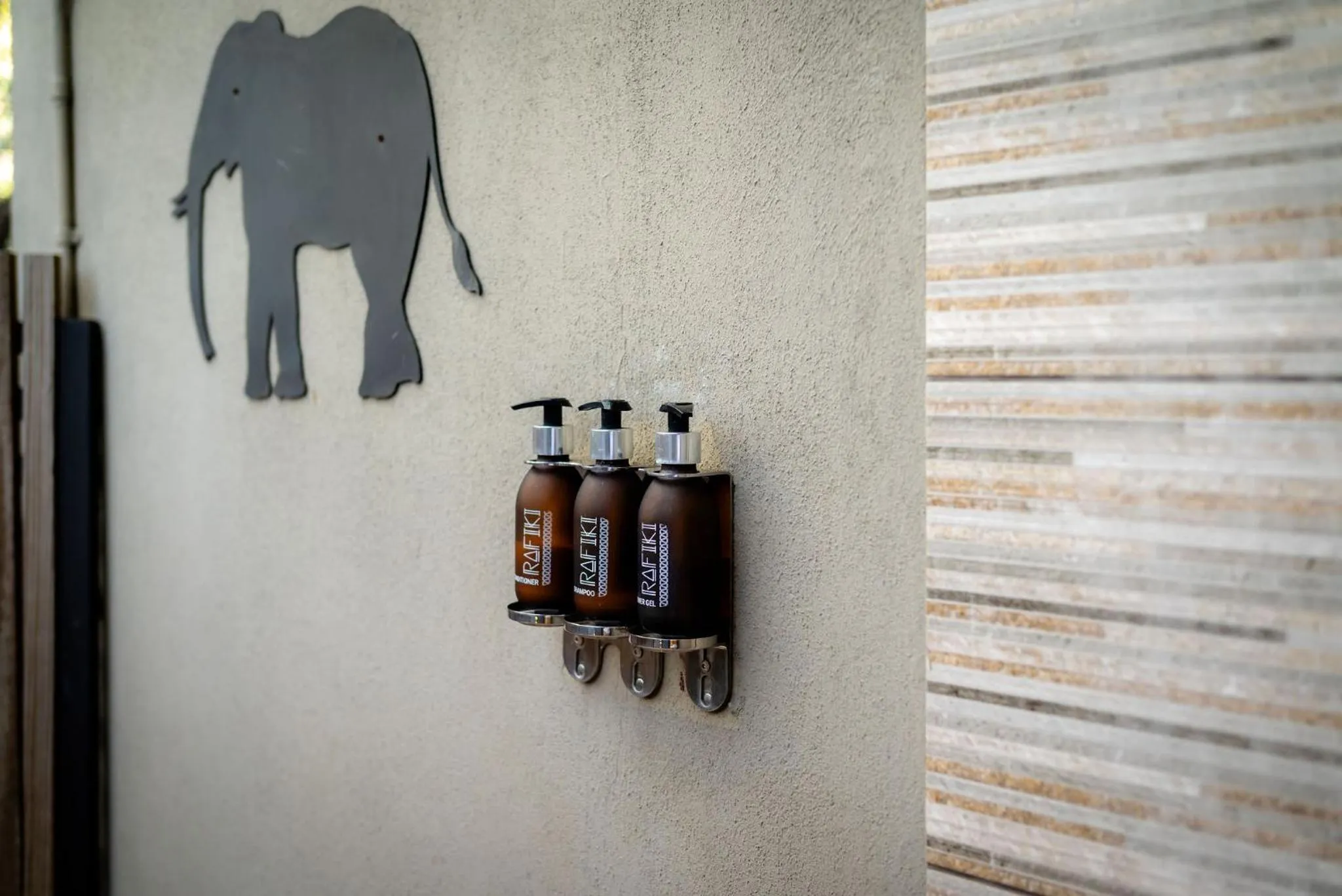 Shower in Rafiki Bush Lodge