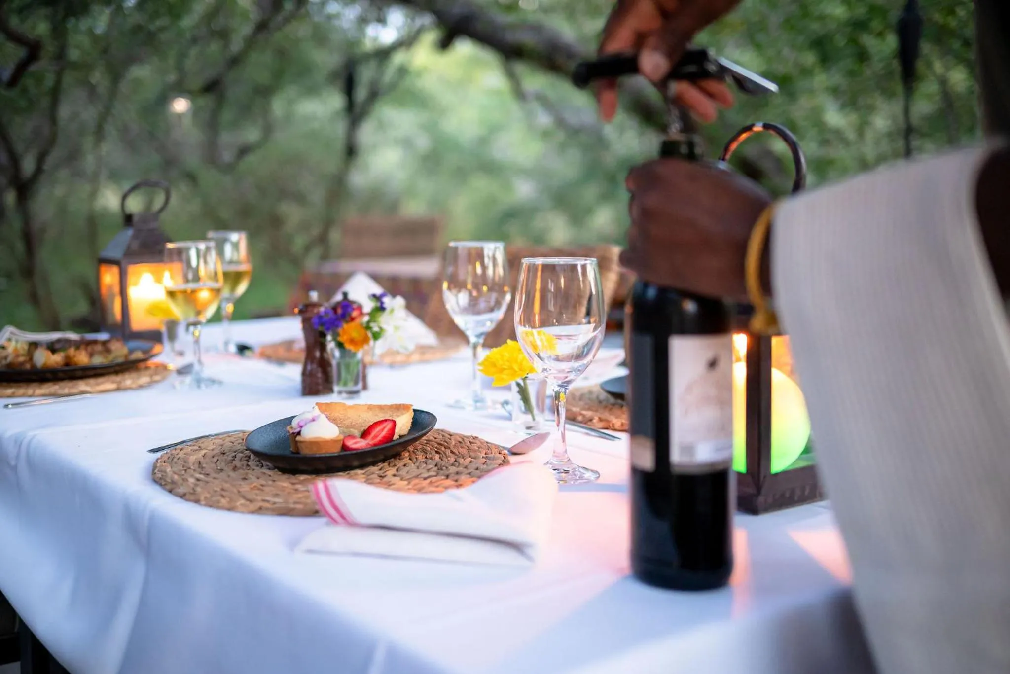 Dining area in Rafiki Bush Lodge