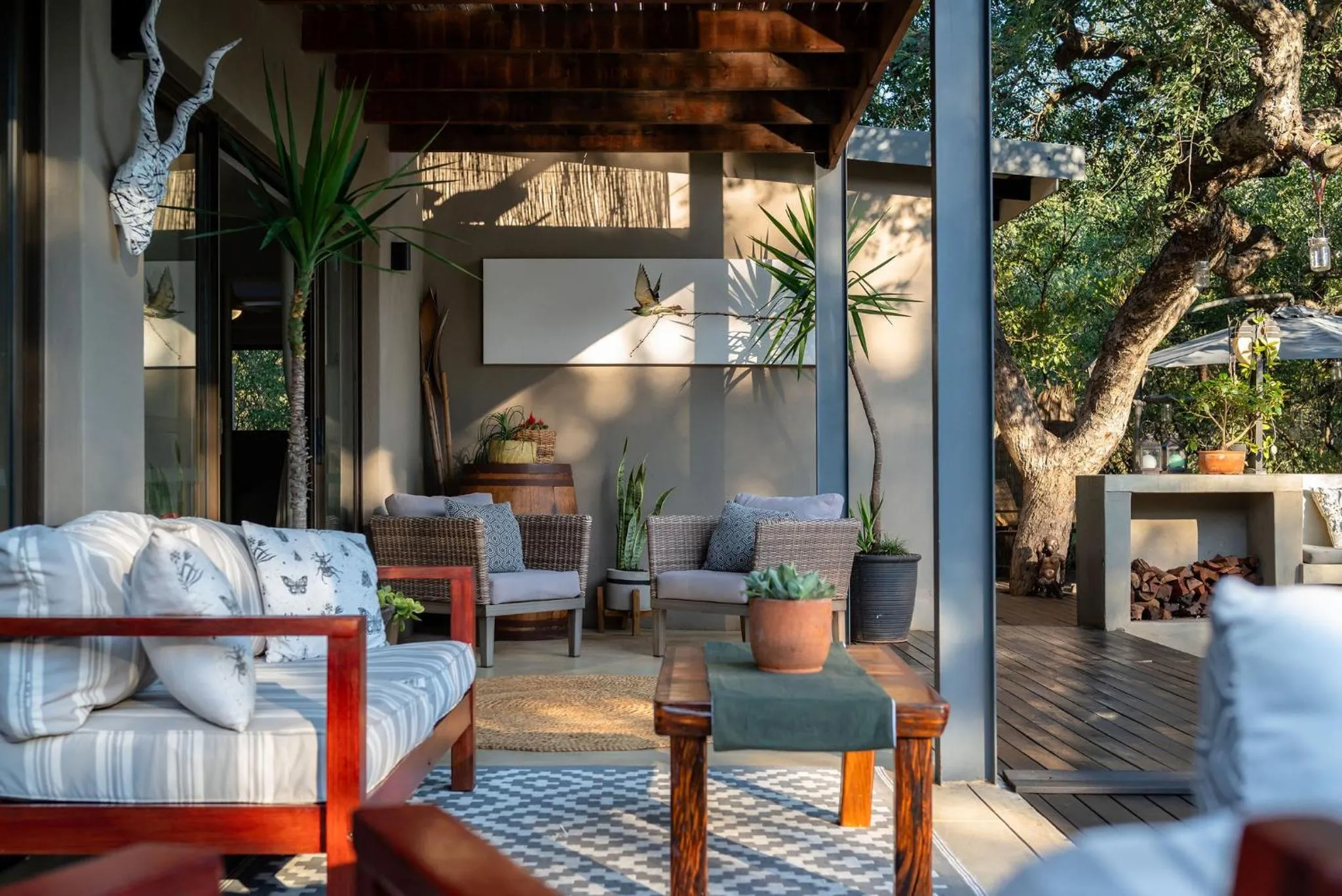 Seating area in Rafiki Bush Lodge