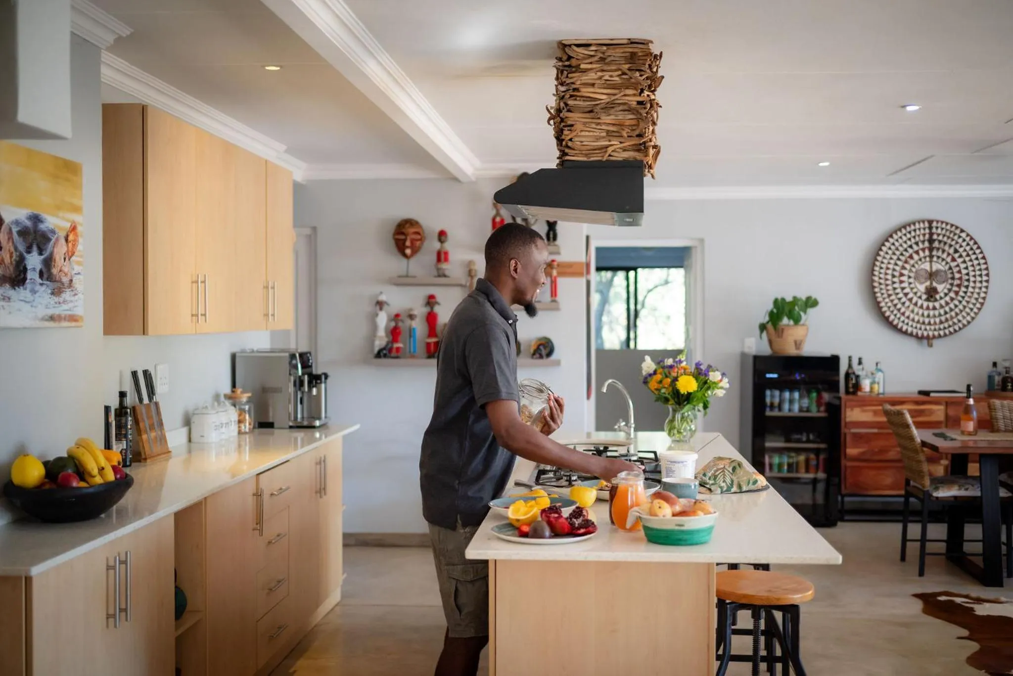 Kitchen or kitchenette in Rafiki Bush Lodge