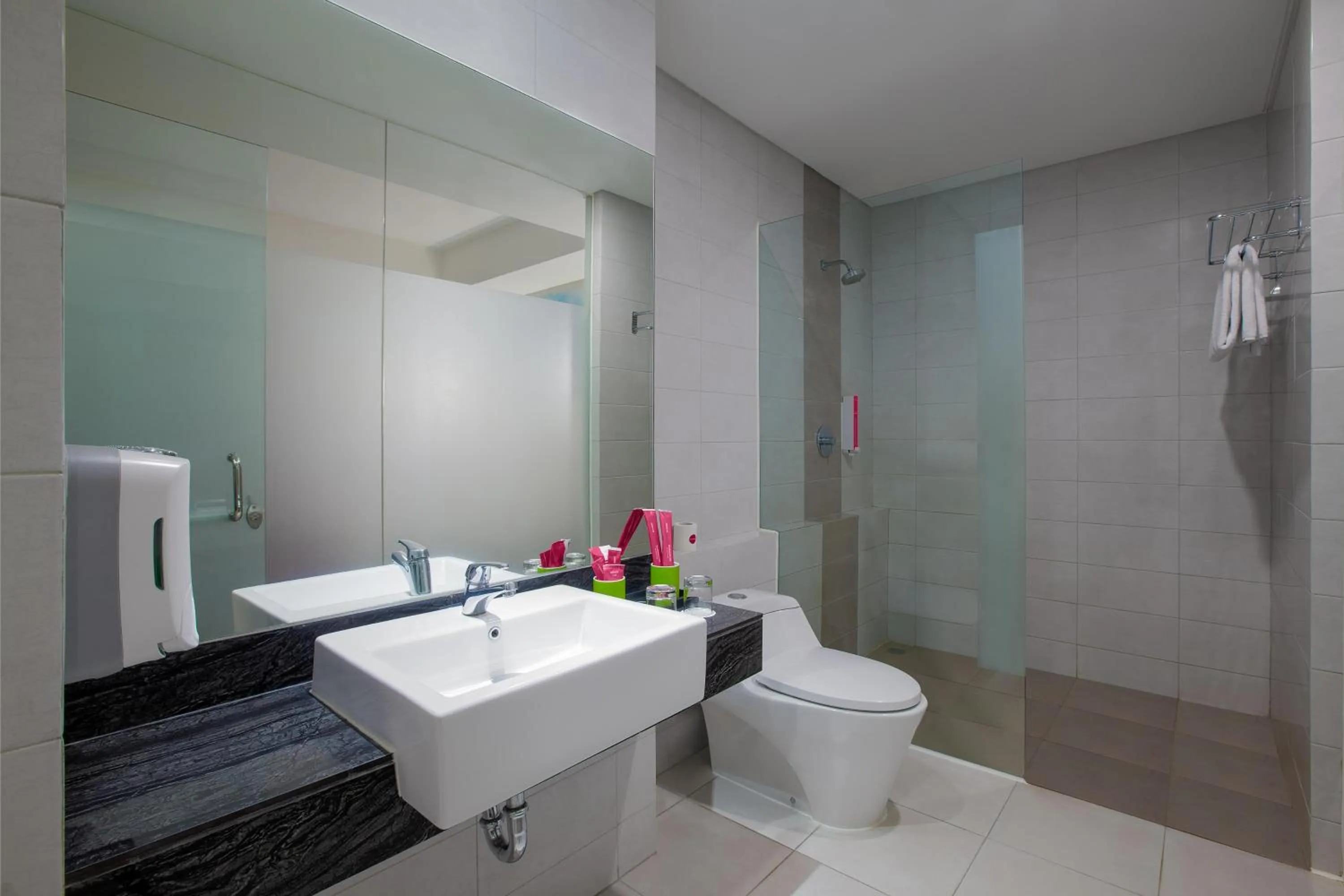 Bathroom in favehotel Sidoarjo