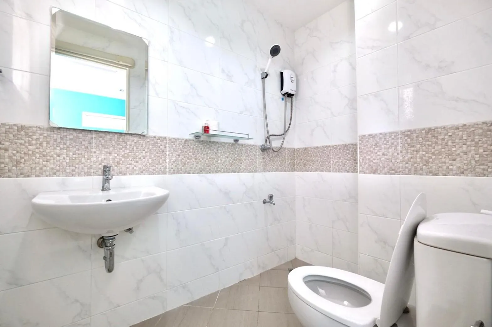 Living at Sphere Family room