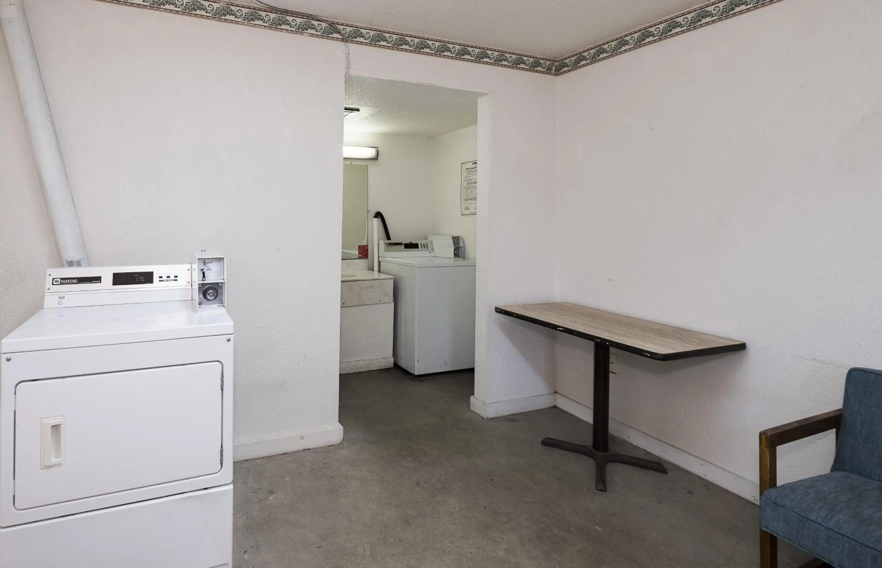laundry in Red Roof Inn Hagerstown - Williamsport, MD